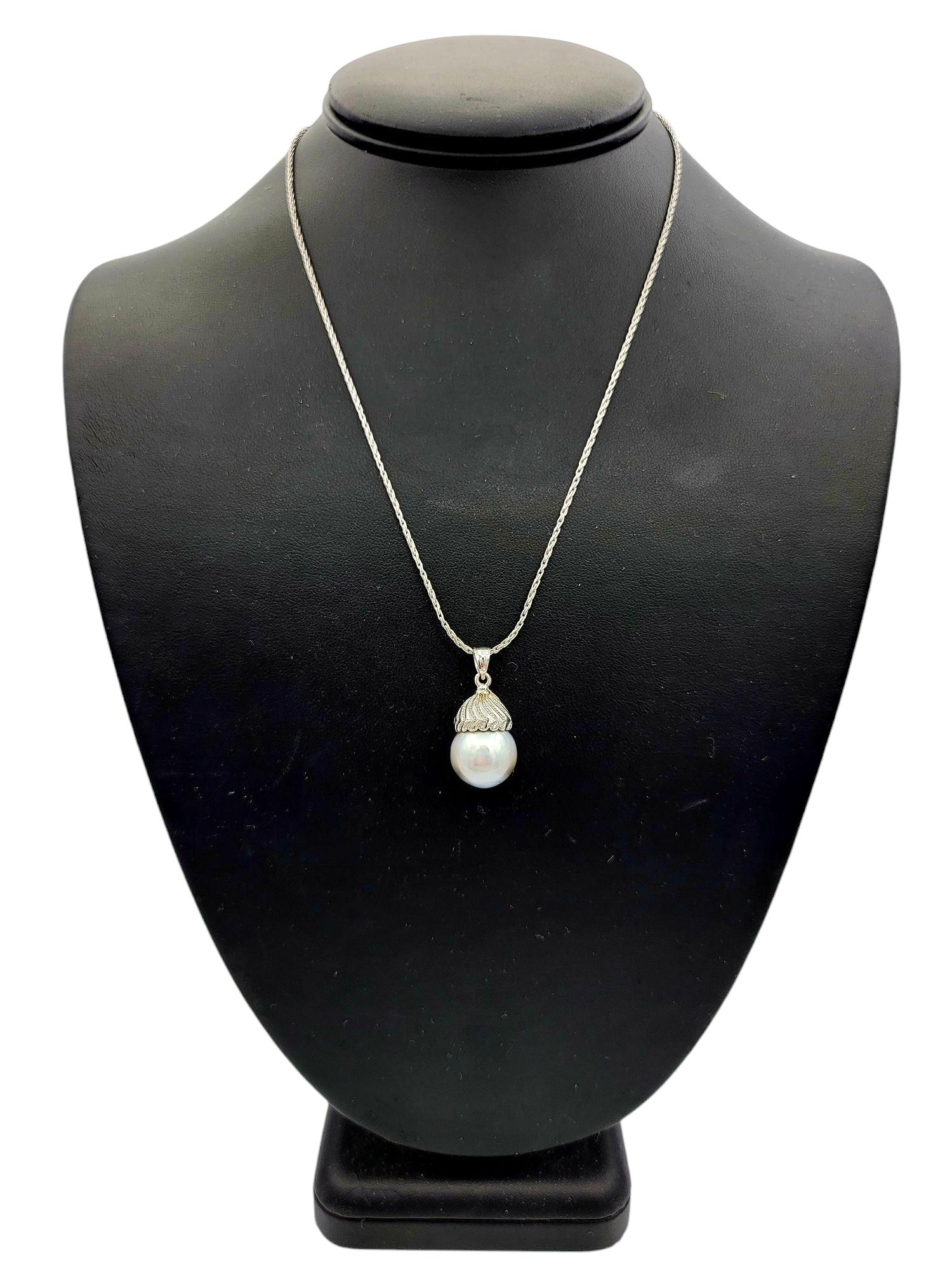 Collana con ciondolo di perle dei mari del sud in argento con catena a corda in oro bianco 14 carati in vendita 2