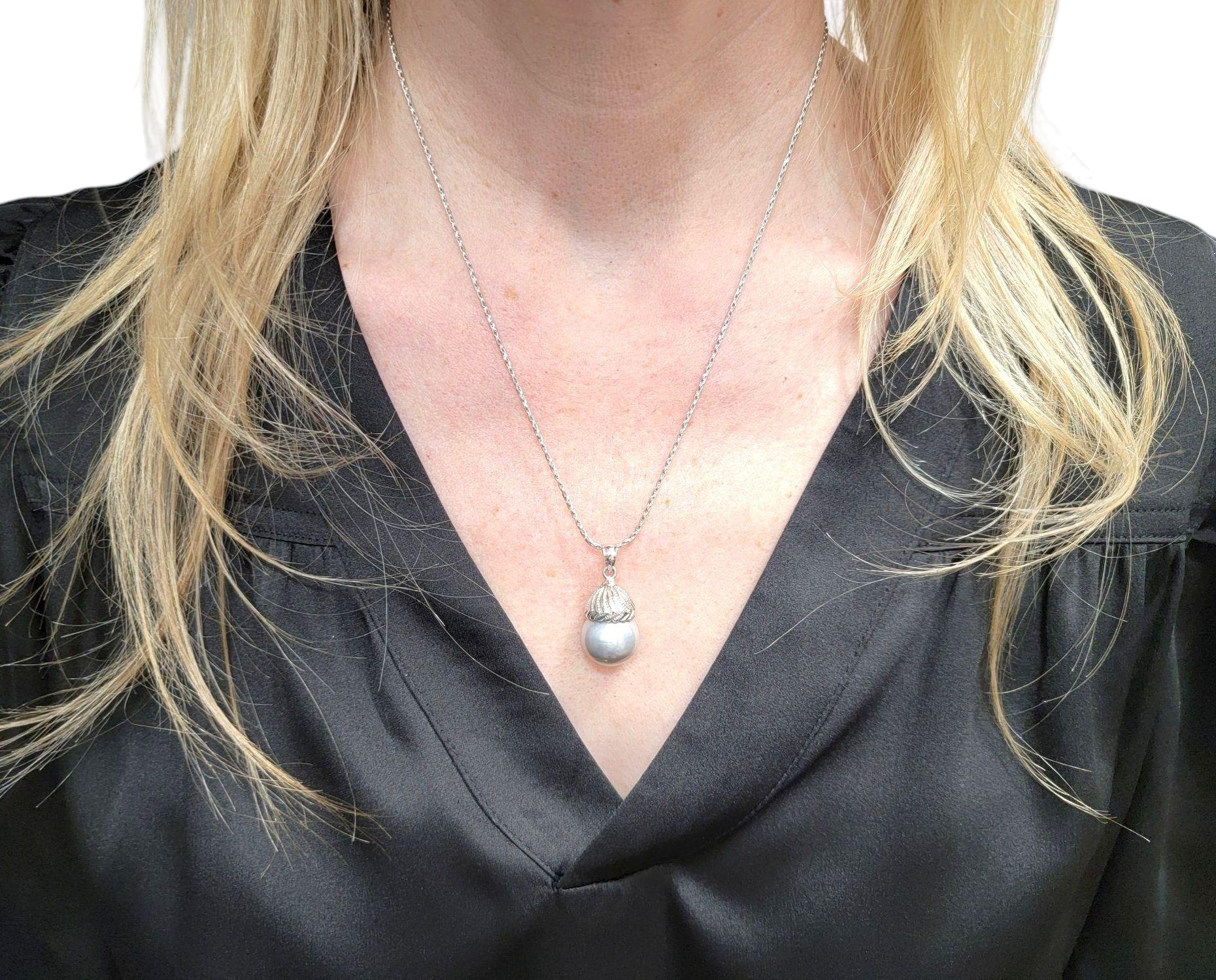 Collana con ciondolo di perle dei mari del sud in argento con catena a corda in oro bianco 14 carati in vendita 3