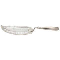 Silver spatula for serving cakes and desserts