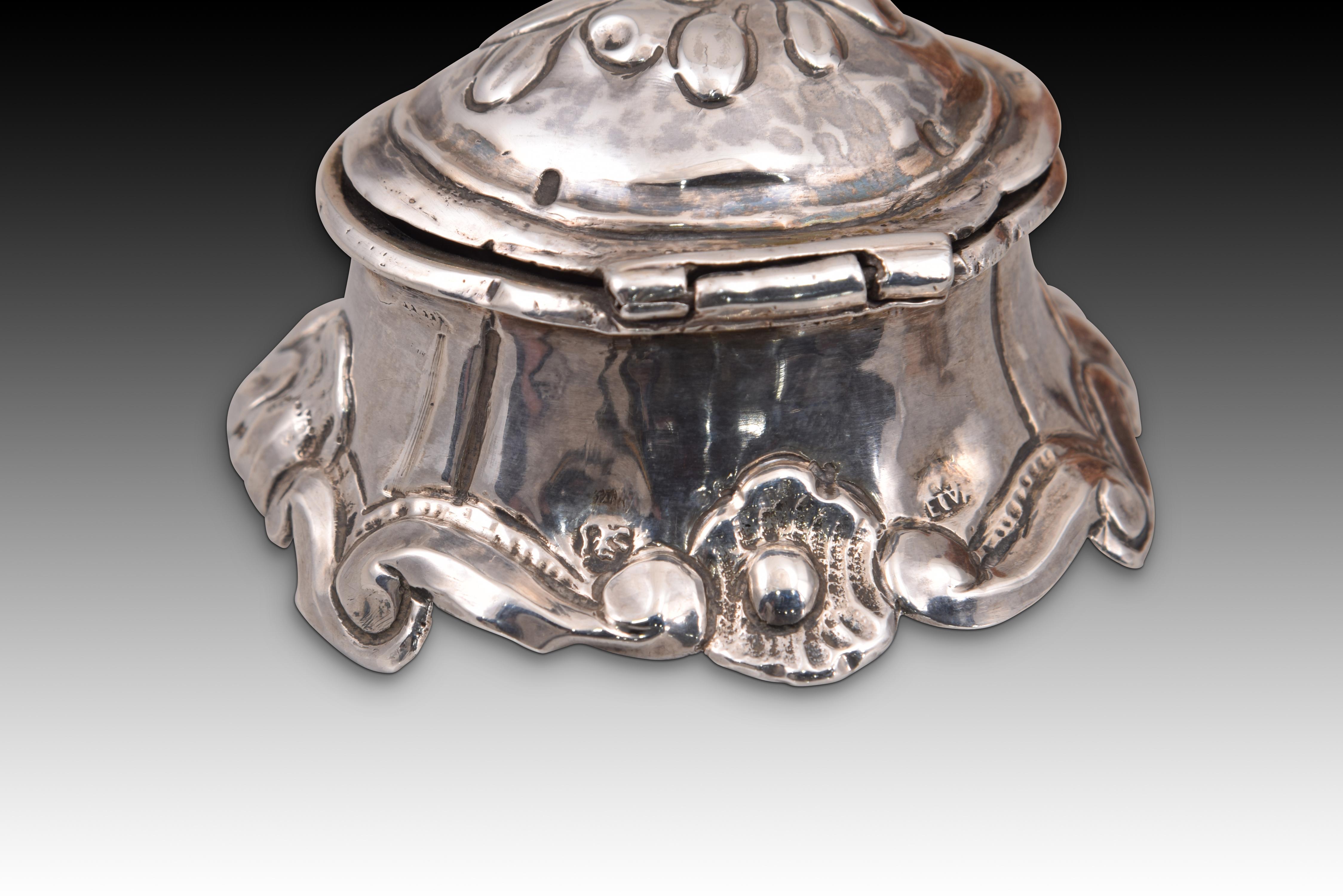 18th Century and Earlier Silver spice dish or bowl.  DE LUQUE Y LEYVA, Juan. Cordoba, 18th century. For Sale