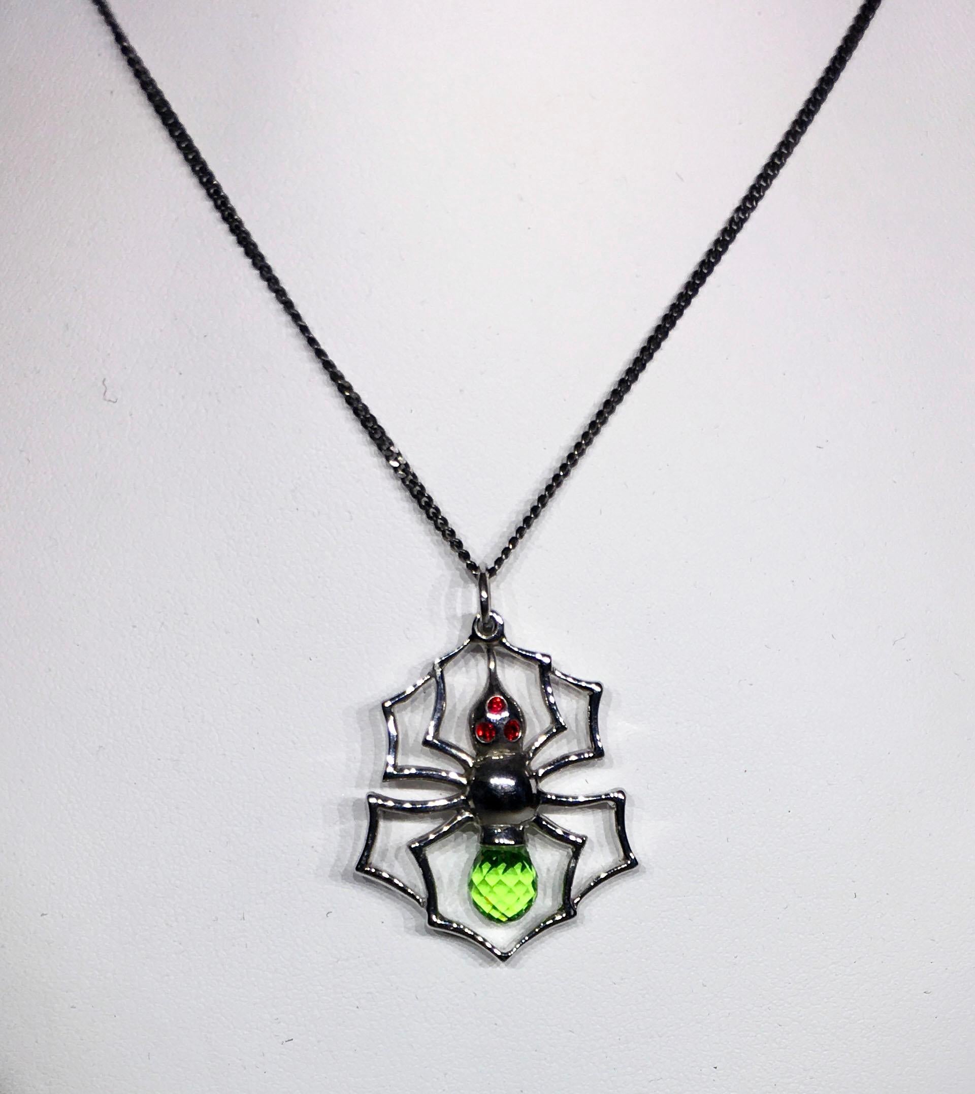Briolette Cut Silver Spider Pendant with Cultured Green Sapphire, and Red Zirconia For Sale