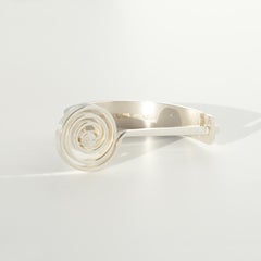 Bracciale a spirale in argento del fabbro svedese Lars Håkansson. Realizzato Anno 1981