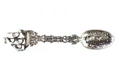 Silver spoon set with friezes, cutouts, caravel finial and coat of arms