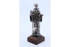 Silberne Statuette des Heiligen Antonius mit Holzsockel