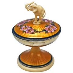 1910-1919 Serveware, Ceramics, Silver and Glass
