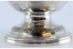 Sucrier en argent avec gravure guillochée au diamant, couvercle amovible et poignées incurvées