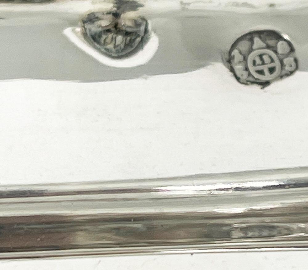 Caja de azúcar de plata levantada sobre cuatro patas, Viena Austria, 1853 siglo XIX en venta