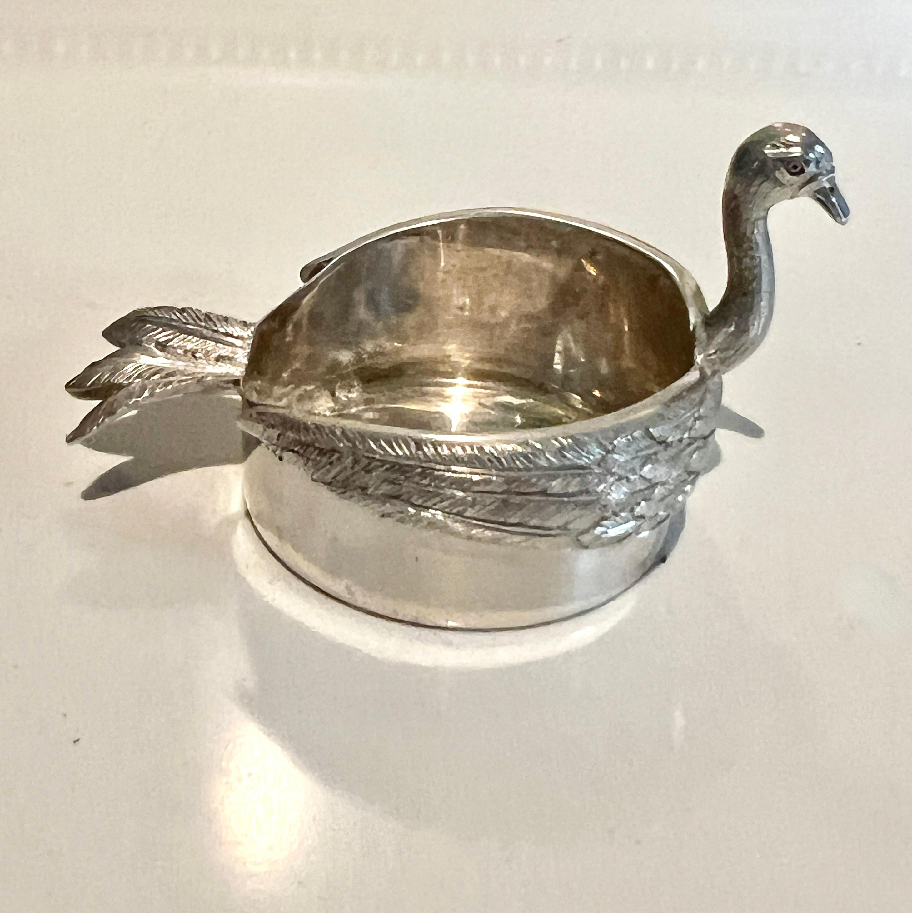 Cendrier en forme de cygne en argent ciselé à la main Mergulhao portugais Salière Catch All Bon état - En vente à Los Angeles, CA