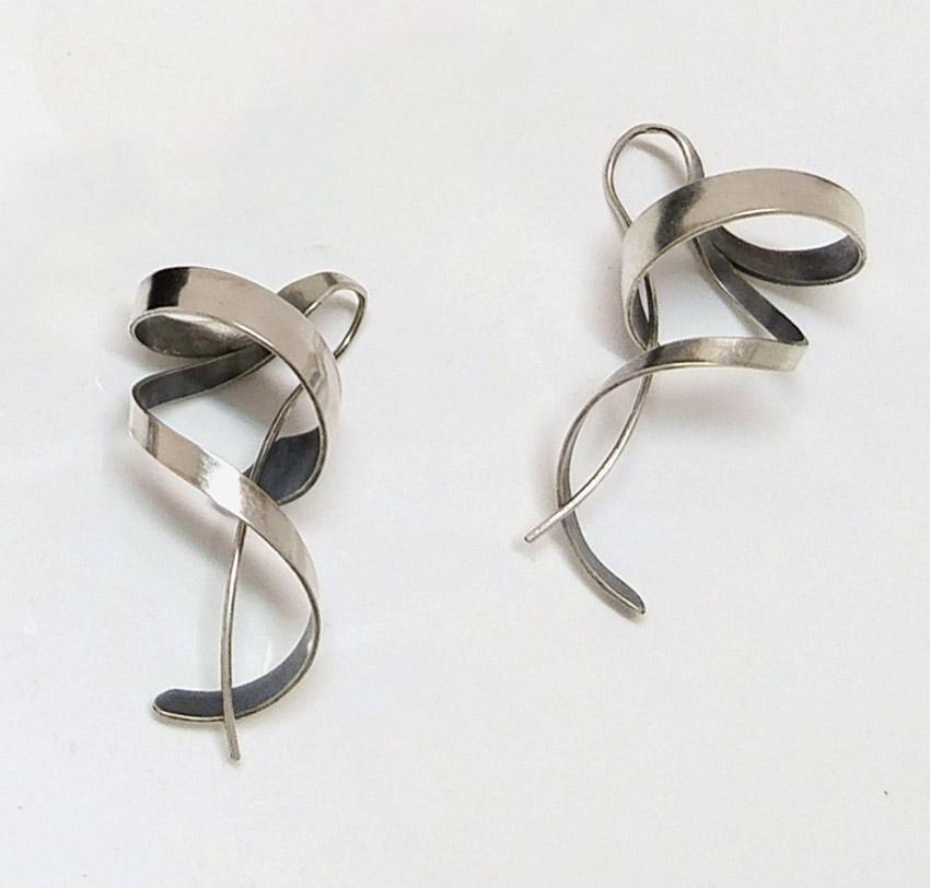 Silver Swirls, American Modernist Silver Earrings, Gerhard Herbst Studio In Good Condition In Encinitas, CA