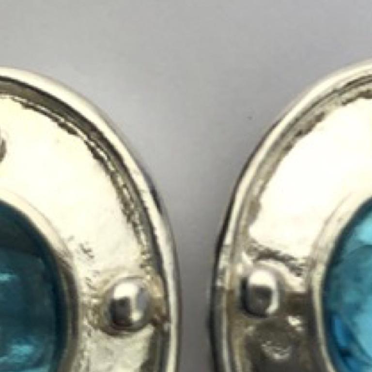 Silber Silber Schweizer Blautopas-Ohrringe (Cabochon) im Angebot