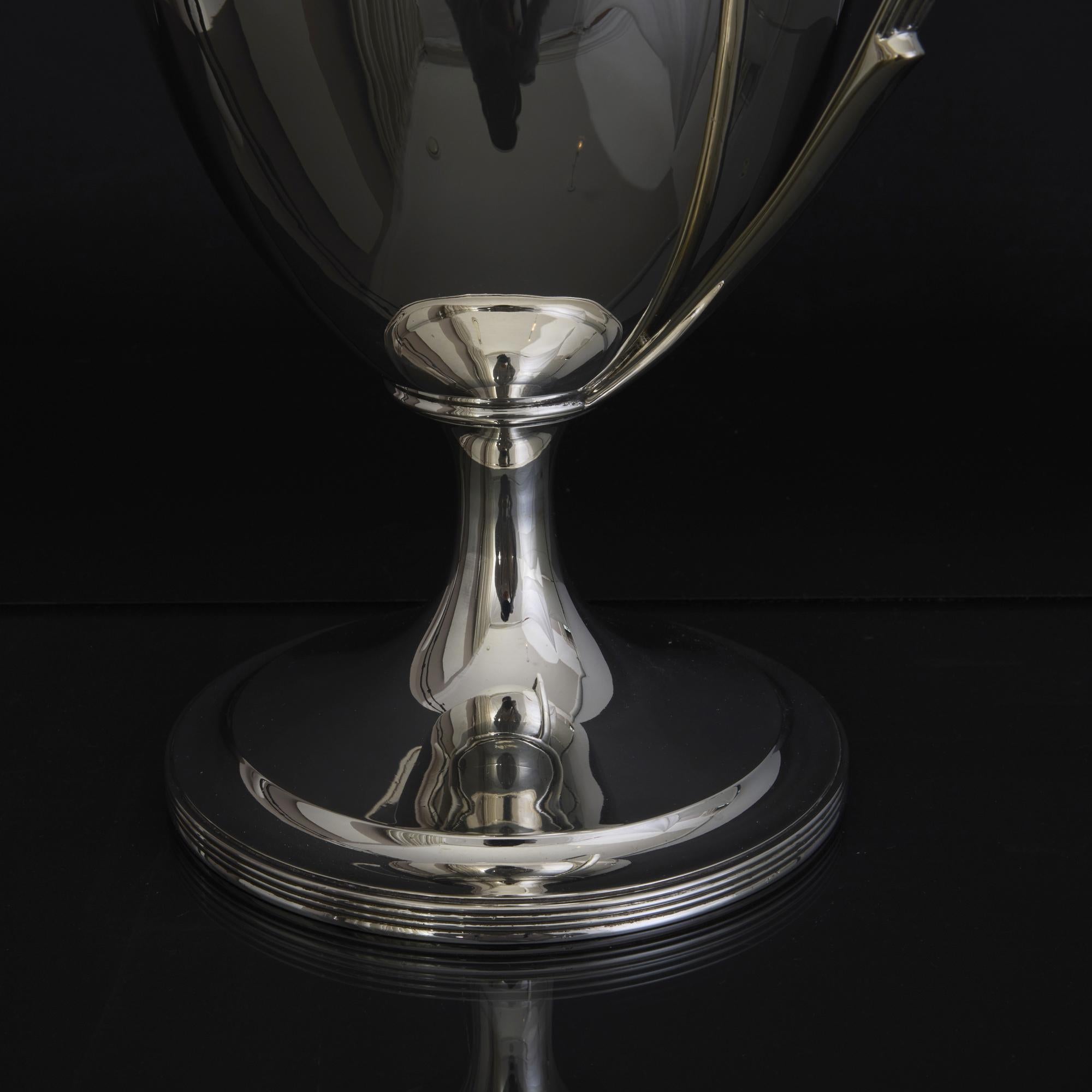 Sterling Silver Edwardian neoclassical style sterling silver trophy cup & cover For Sale