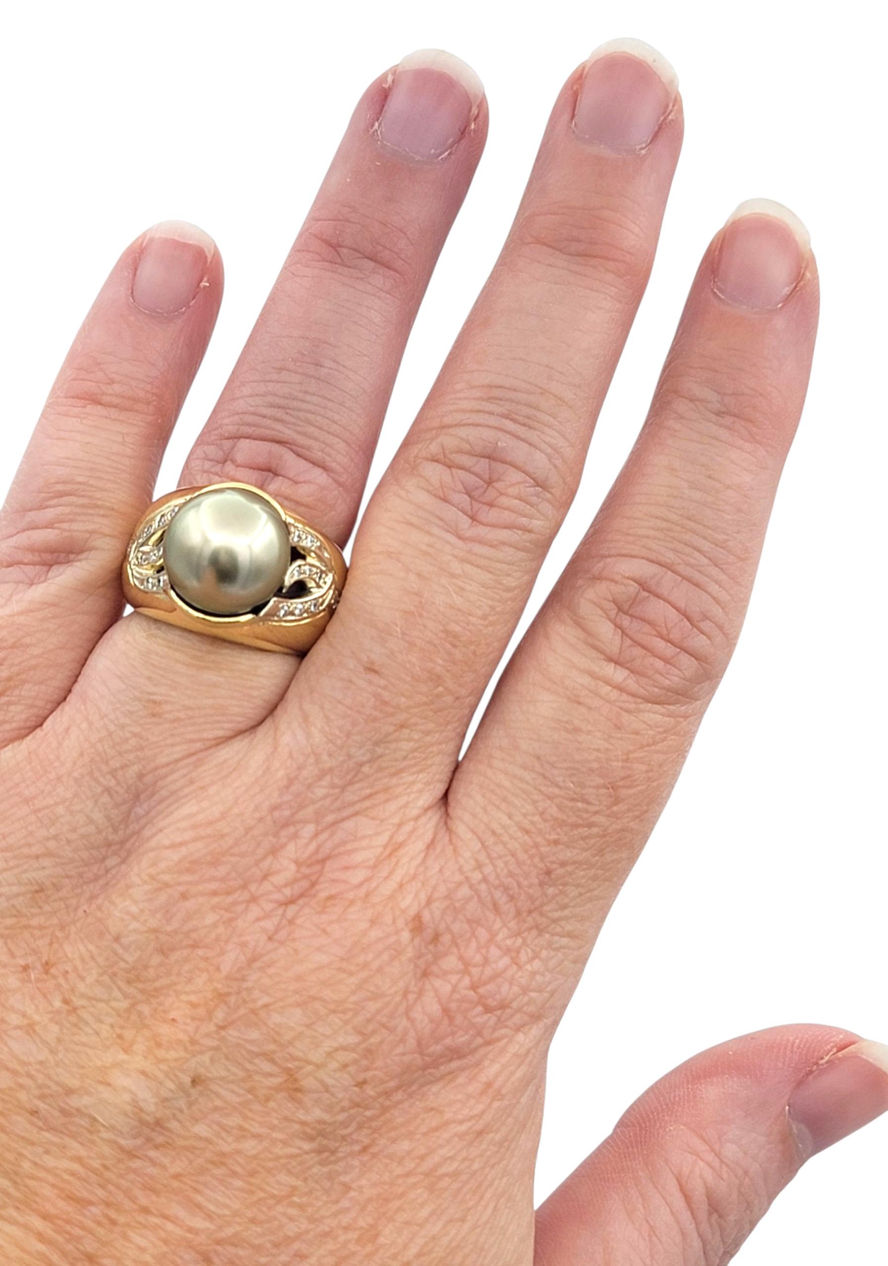 Anello a fascia larga in argento con perle di Tahiti e diamanti in oro bicolore 18 carati in vendita 1