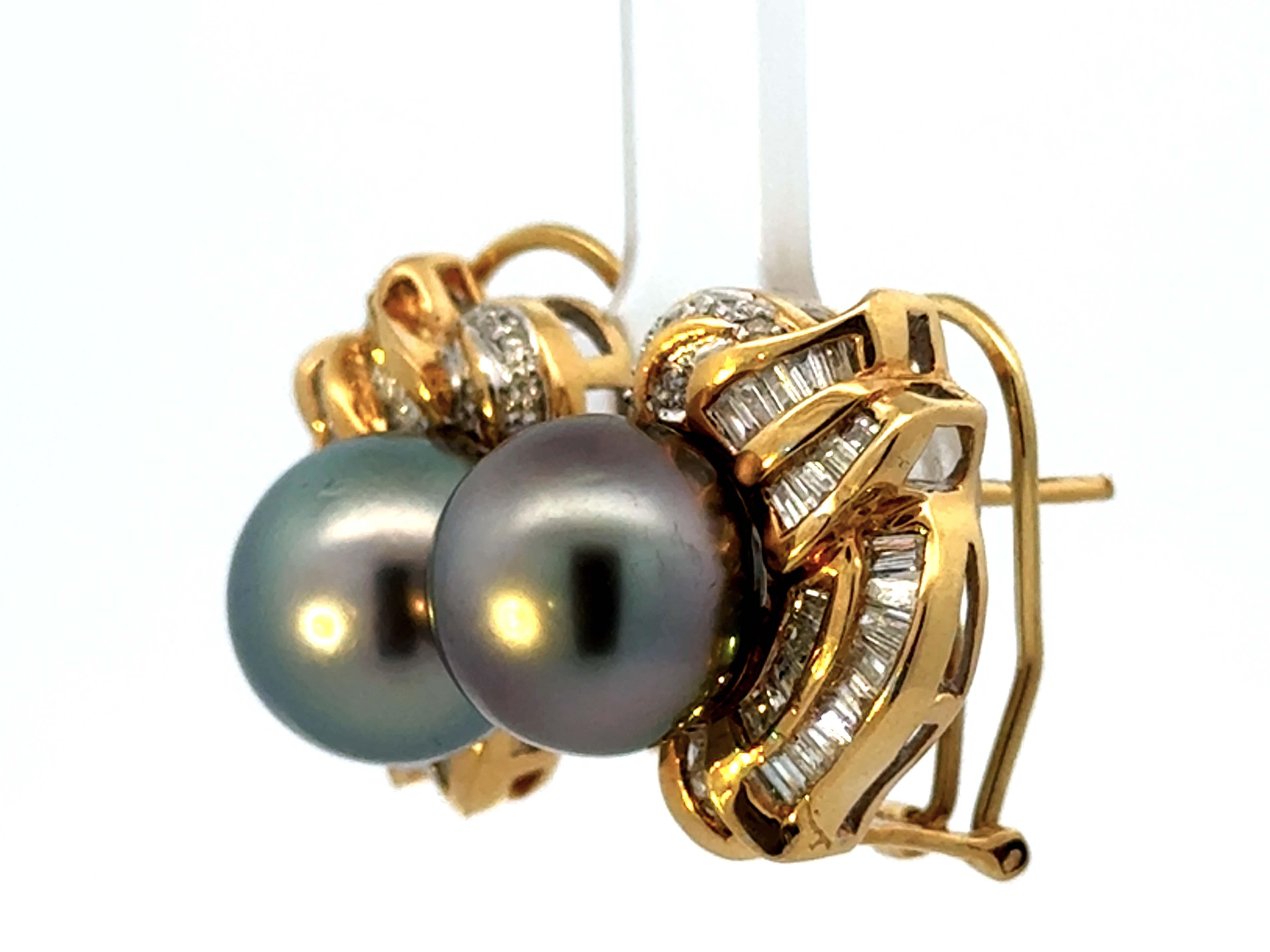 Round Cut Silver Tahitian Pearl Baguette Diamond Earrings 18K Yellow Gold For Sale