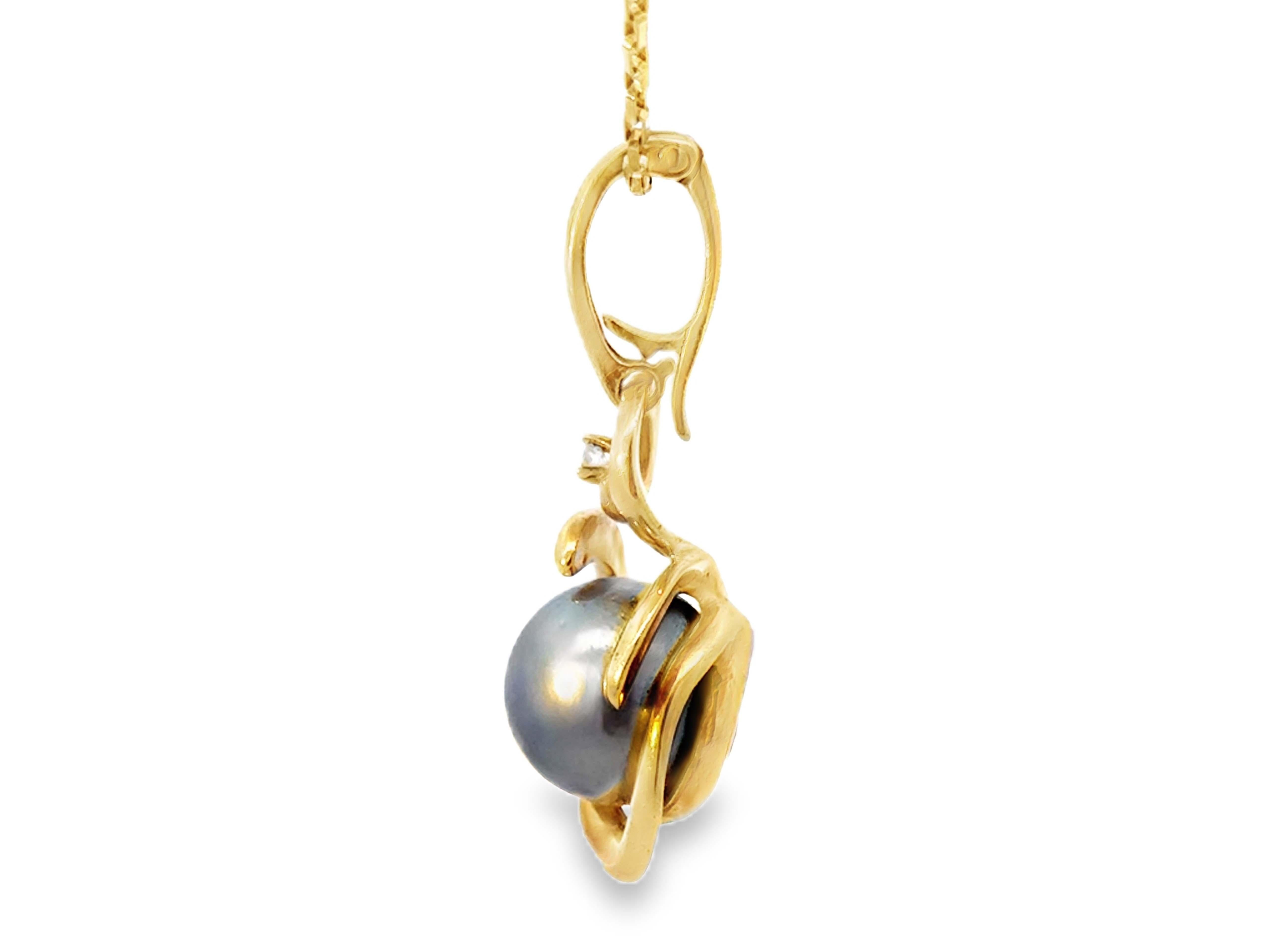 Women's Silver Tahitian Pearl Diamond Pendant Necklace Solid 18k Yellow Gold For Sale
