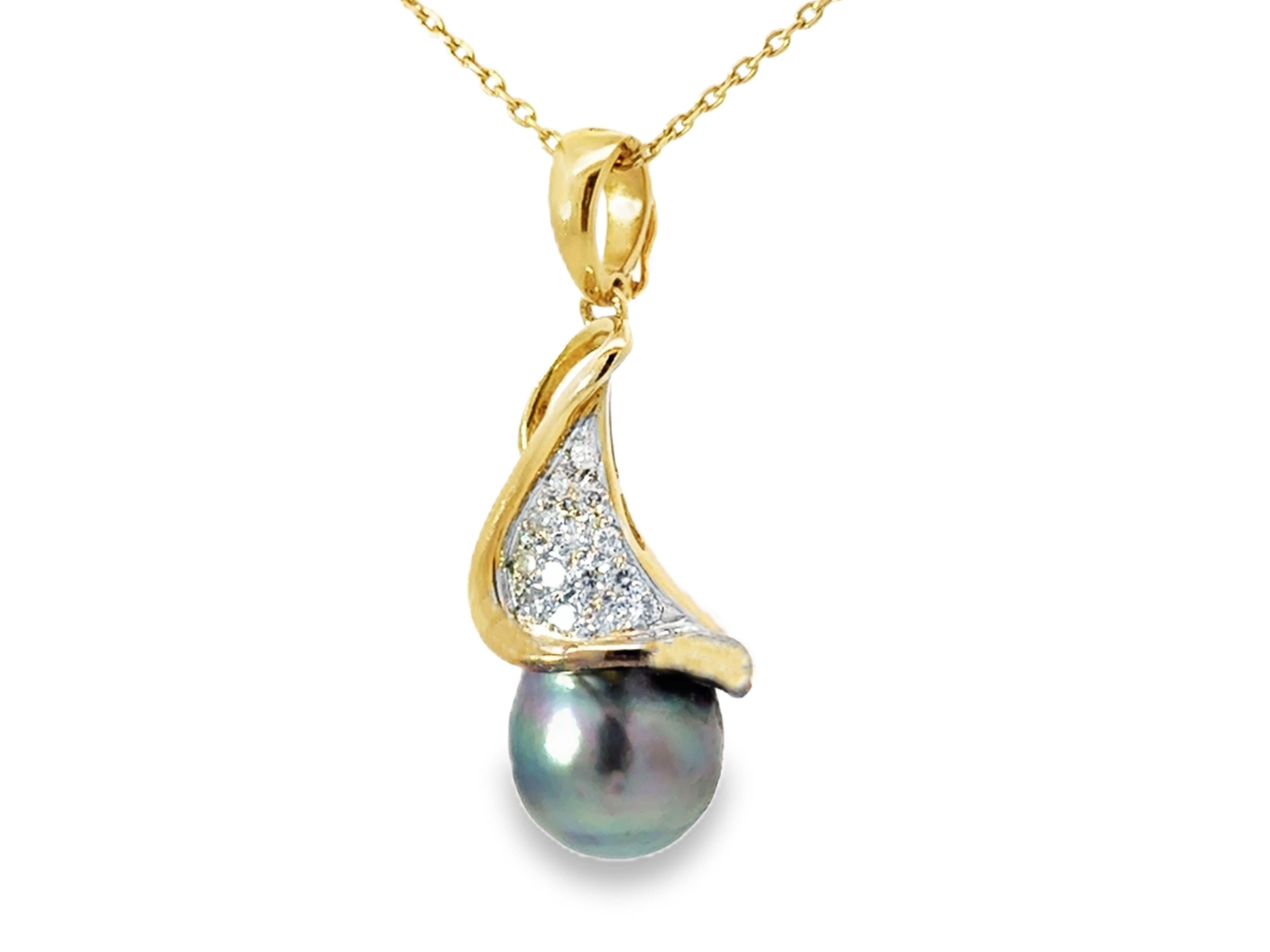 Pendentif en argent, perles de Tahiti et diamants sur chaîne à maillons câble en or jaune 18 carats Excellent état - En vente à Honolulu, HI