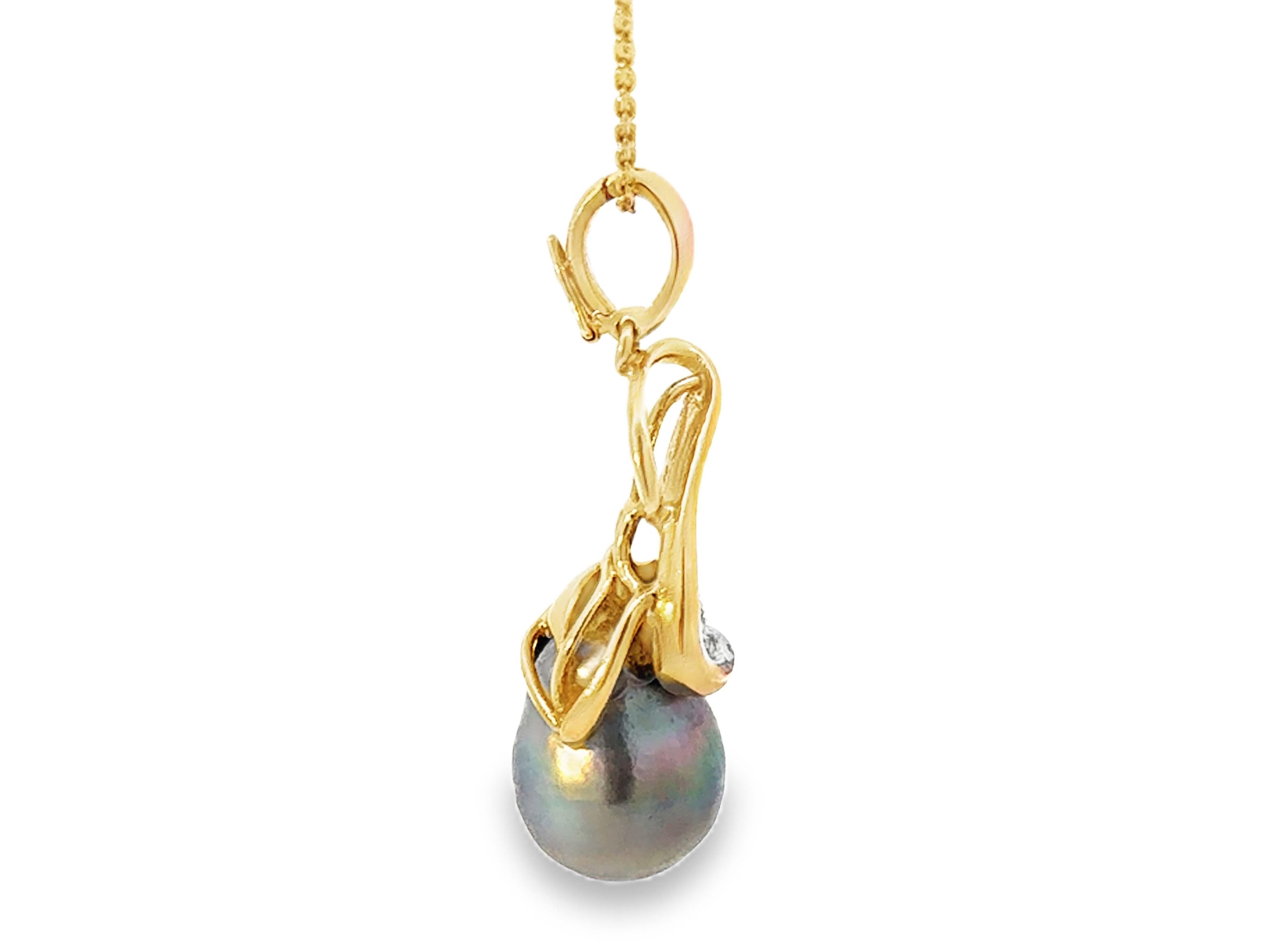 Pendentif en argent, perles de Tahiti et diamants sur chaîne à maillons câble en or jaune 18 carats Pour femmes en vente
