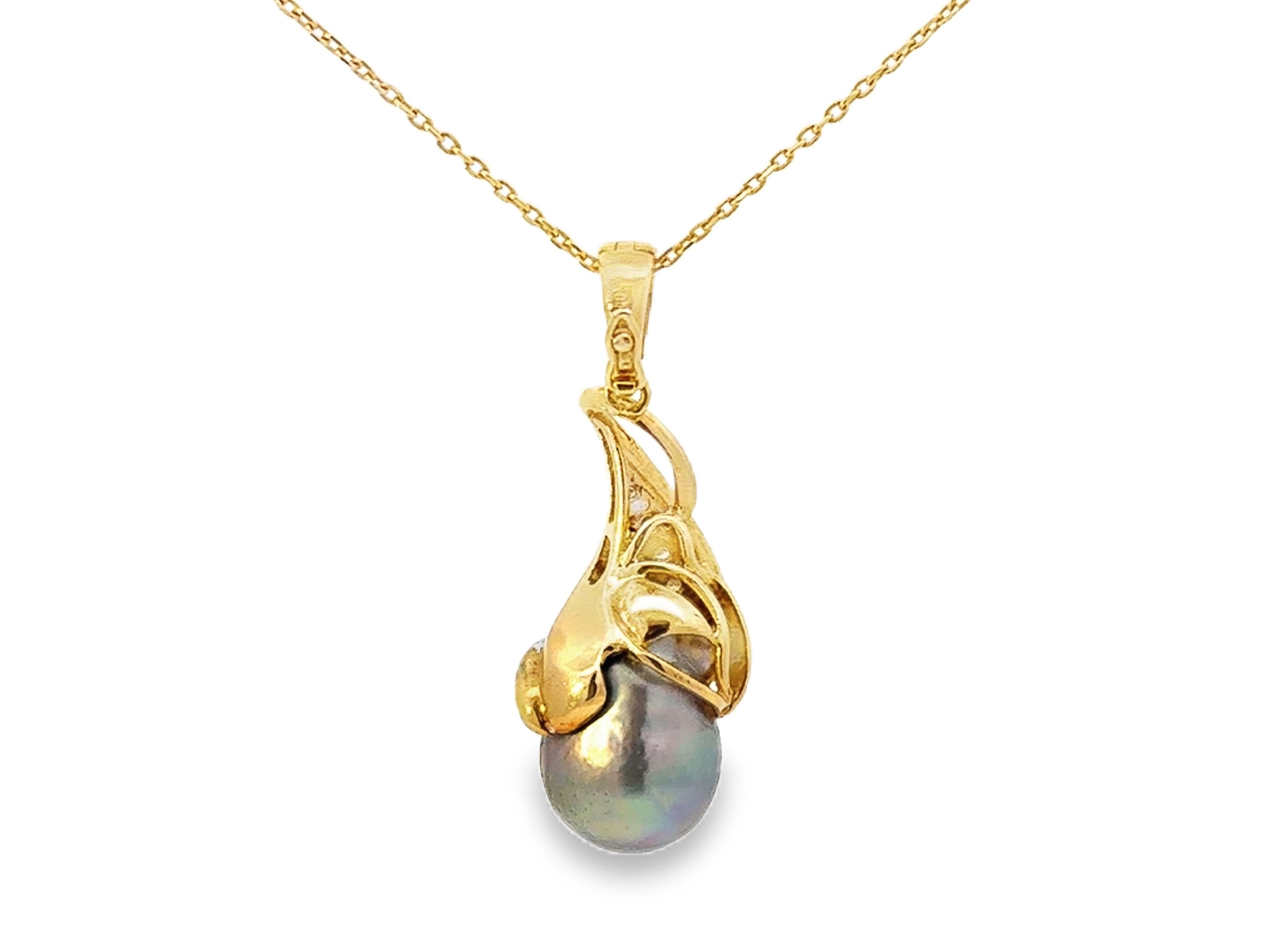 Pendentif en argent, perles de Tahiti et diamants sur chaîne à maillons câble en or jaune 18 carats en vente 2