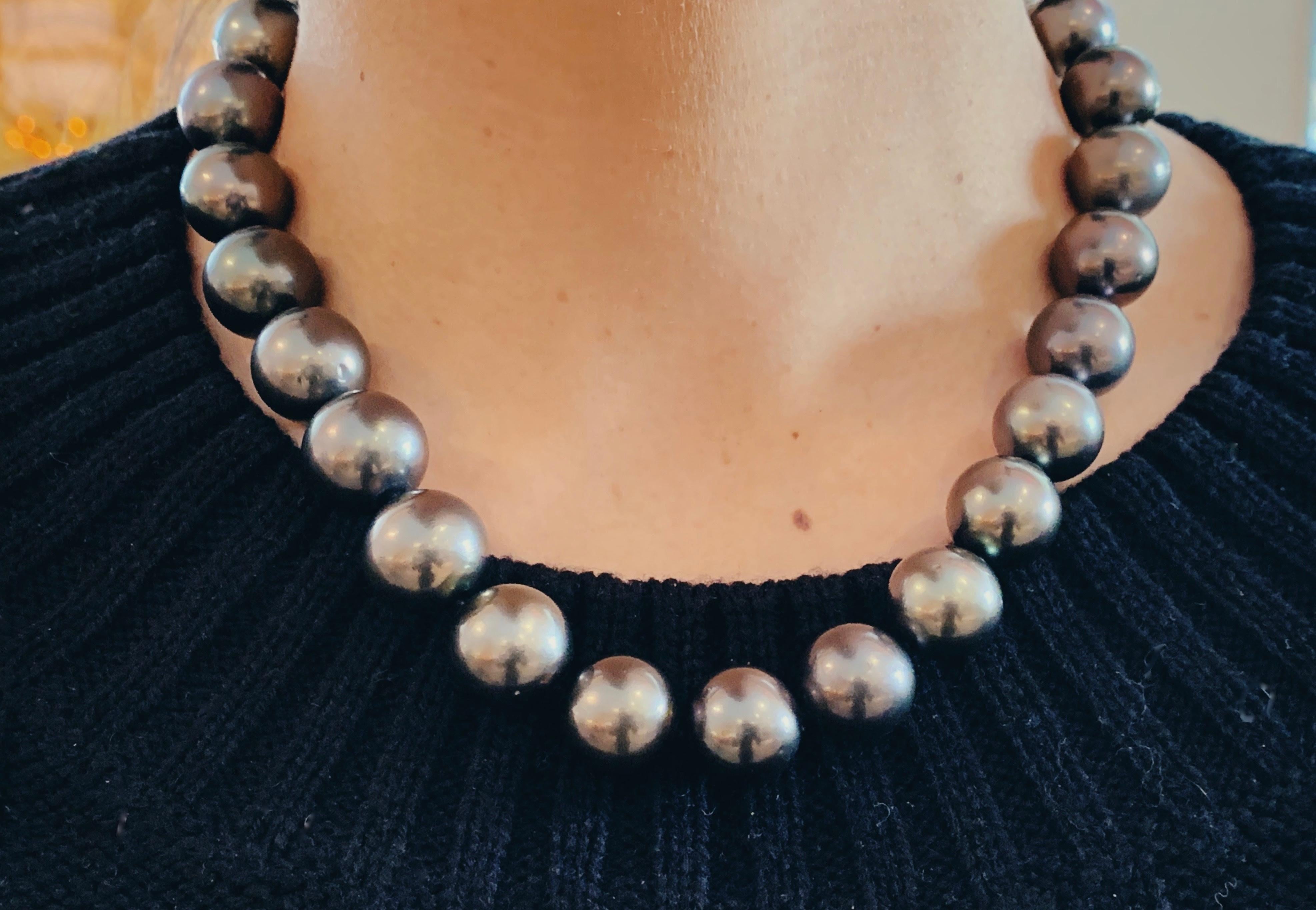 Women's Silver Tahitian Pearl Necklace