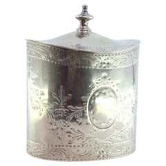 Boîte à thé en argent avec carte monogramme gravée et couvercle à bouton