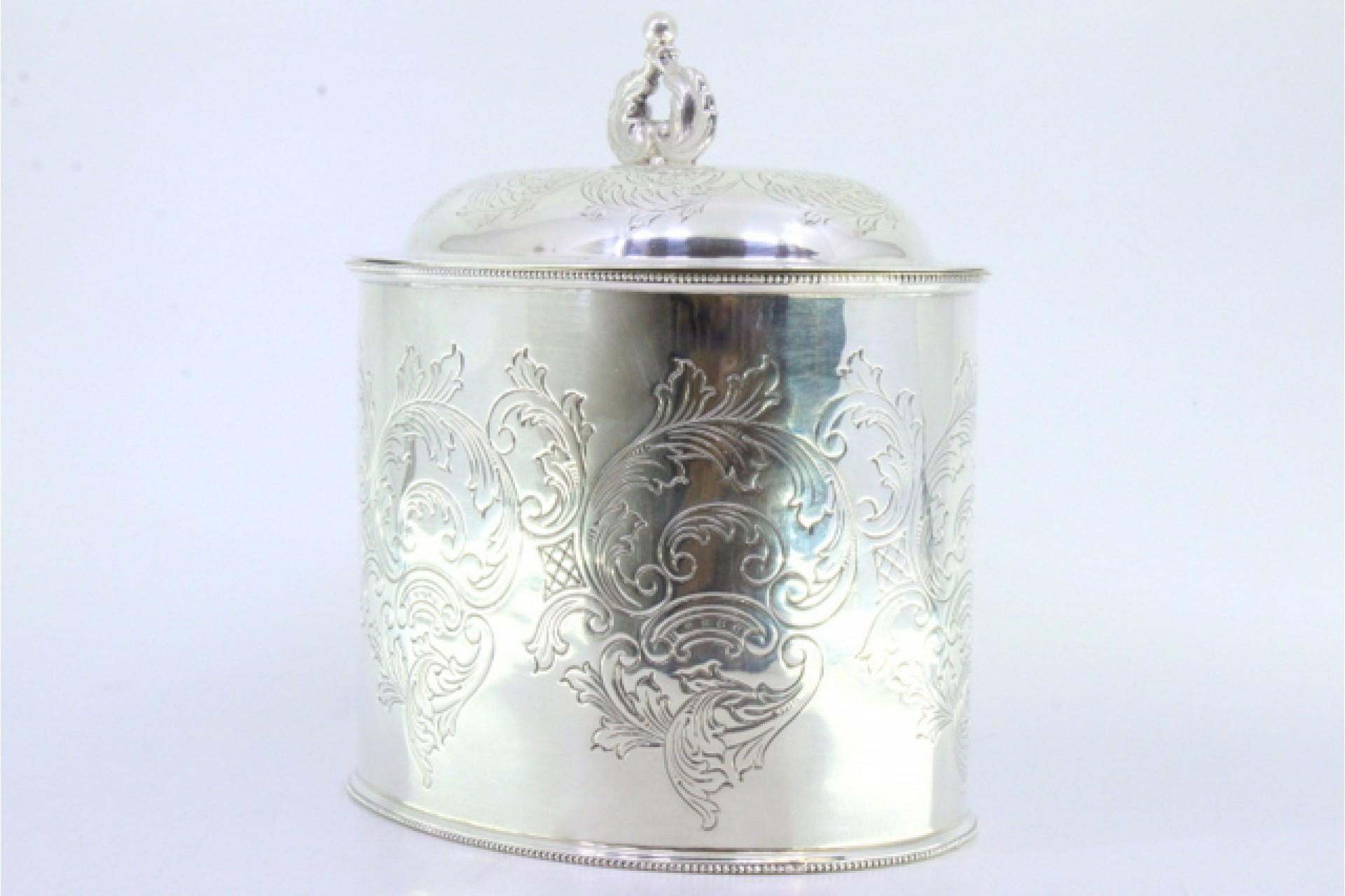 Argento Silver tea box with plant engravings, pearly friezes and cut-out handle in vendita