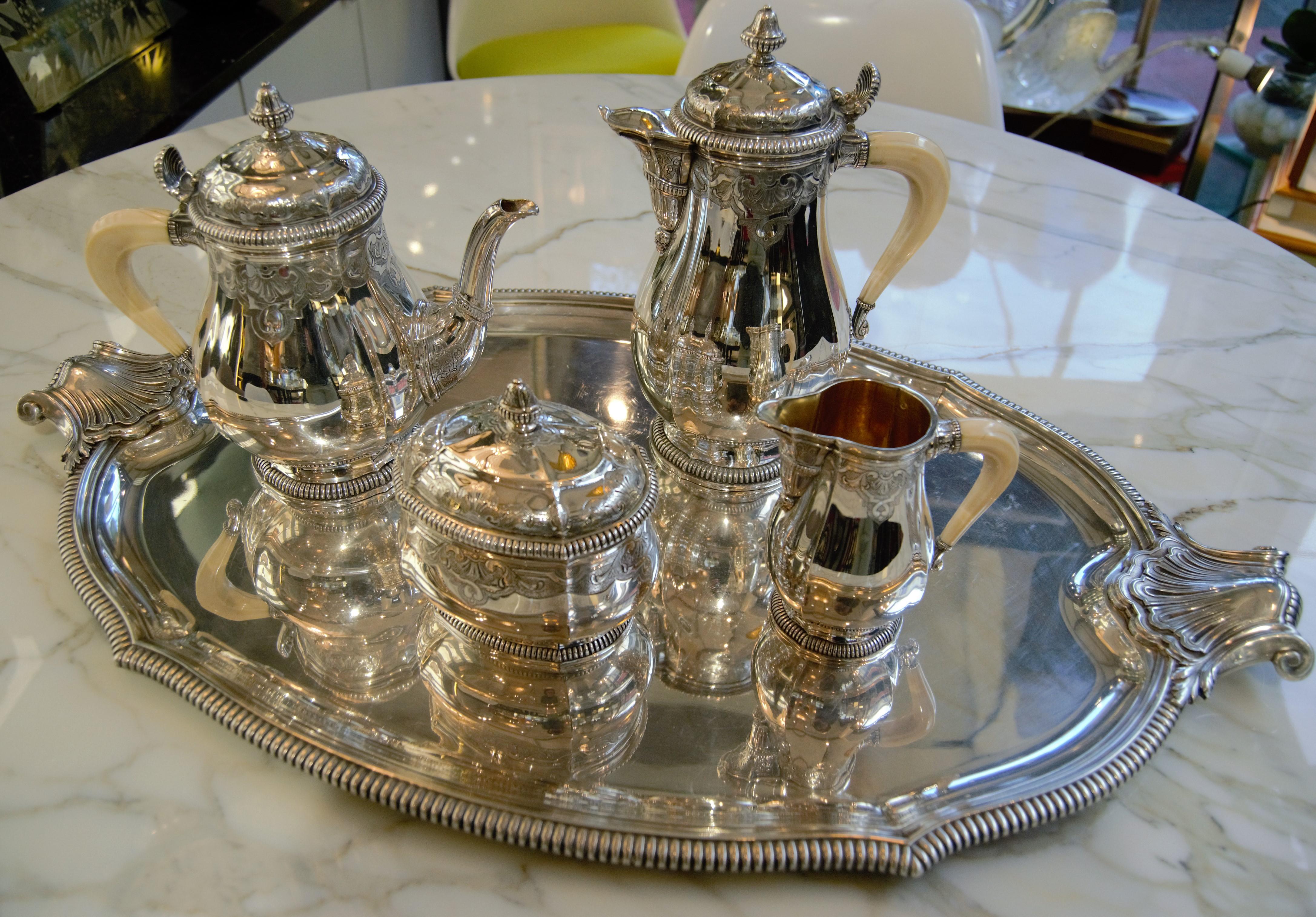 Silver Tea / Coffee Set 4 Pieces and tray In Good Condition In Saint-Ouen, FR