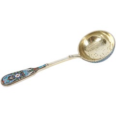 Colador de té de plata esmaltado, Ivan Saltykov, Imperio ruso, 1891