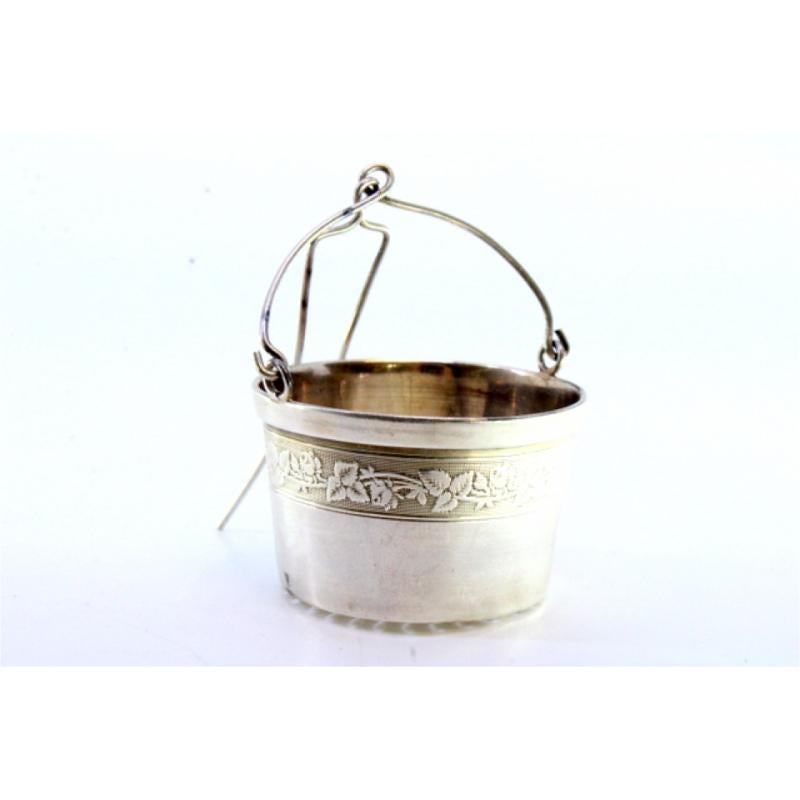 Silver tea strainer with engraving and hinged handle en Bueno estado para la venta en Porto, PT