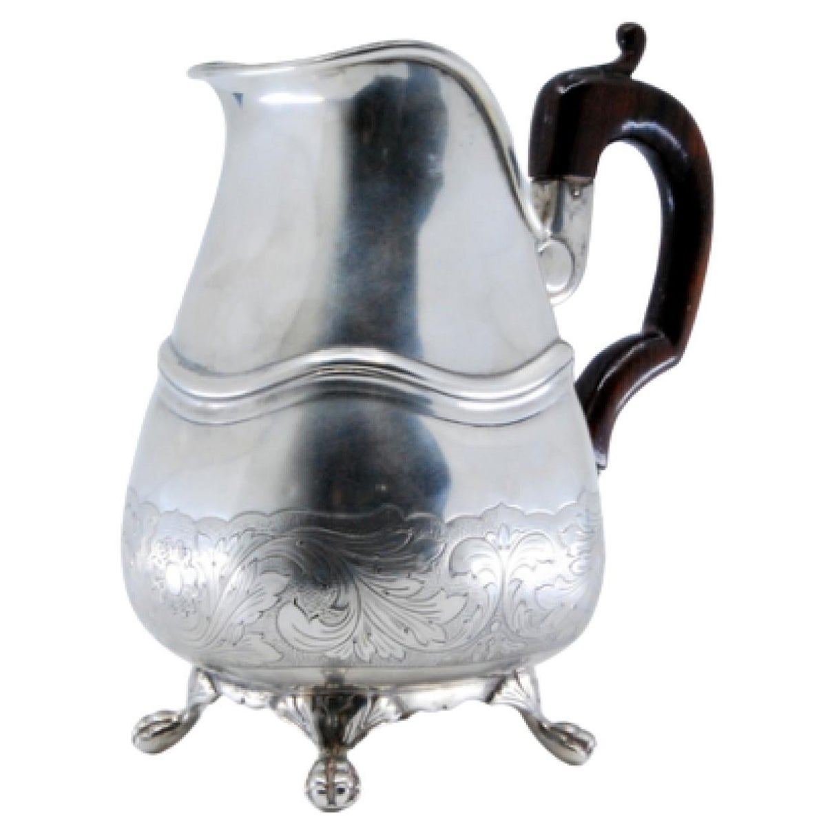 Silver teapot with floral engravings, friezes and chestnut handle on feet