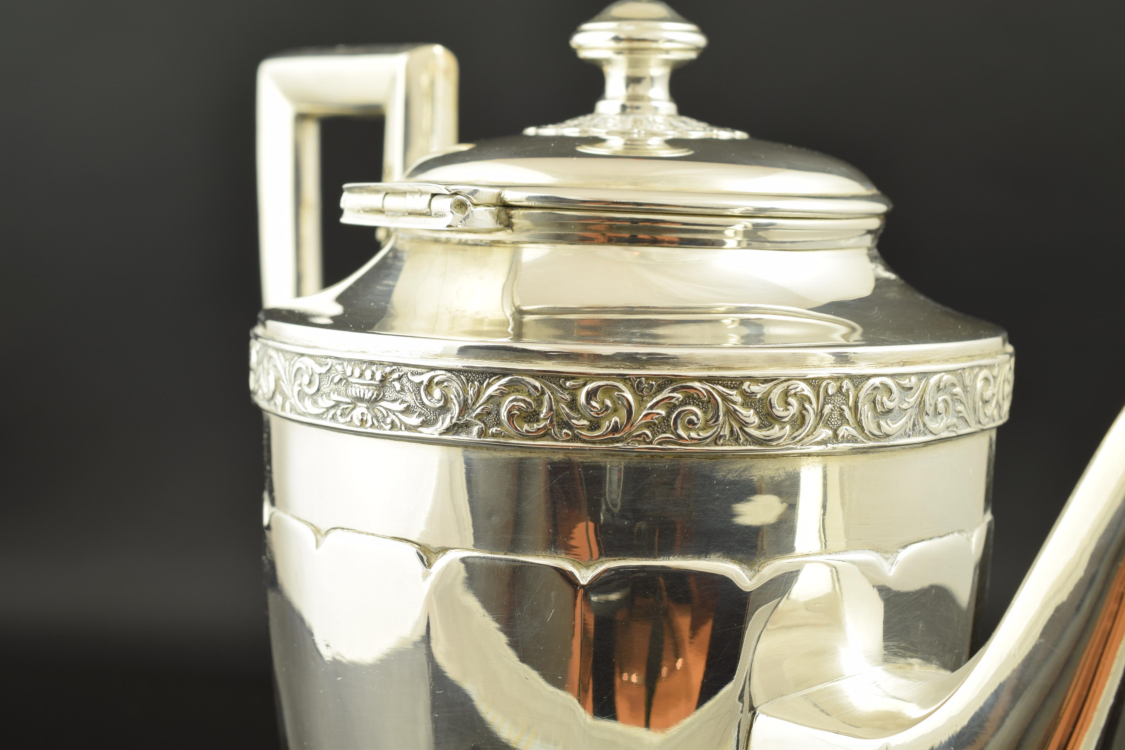 Spanish Silver Teapot, with Hallmarks, Dionisio García, Madrid, circa Early 20th Century