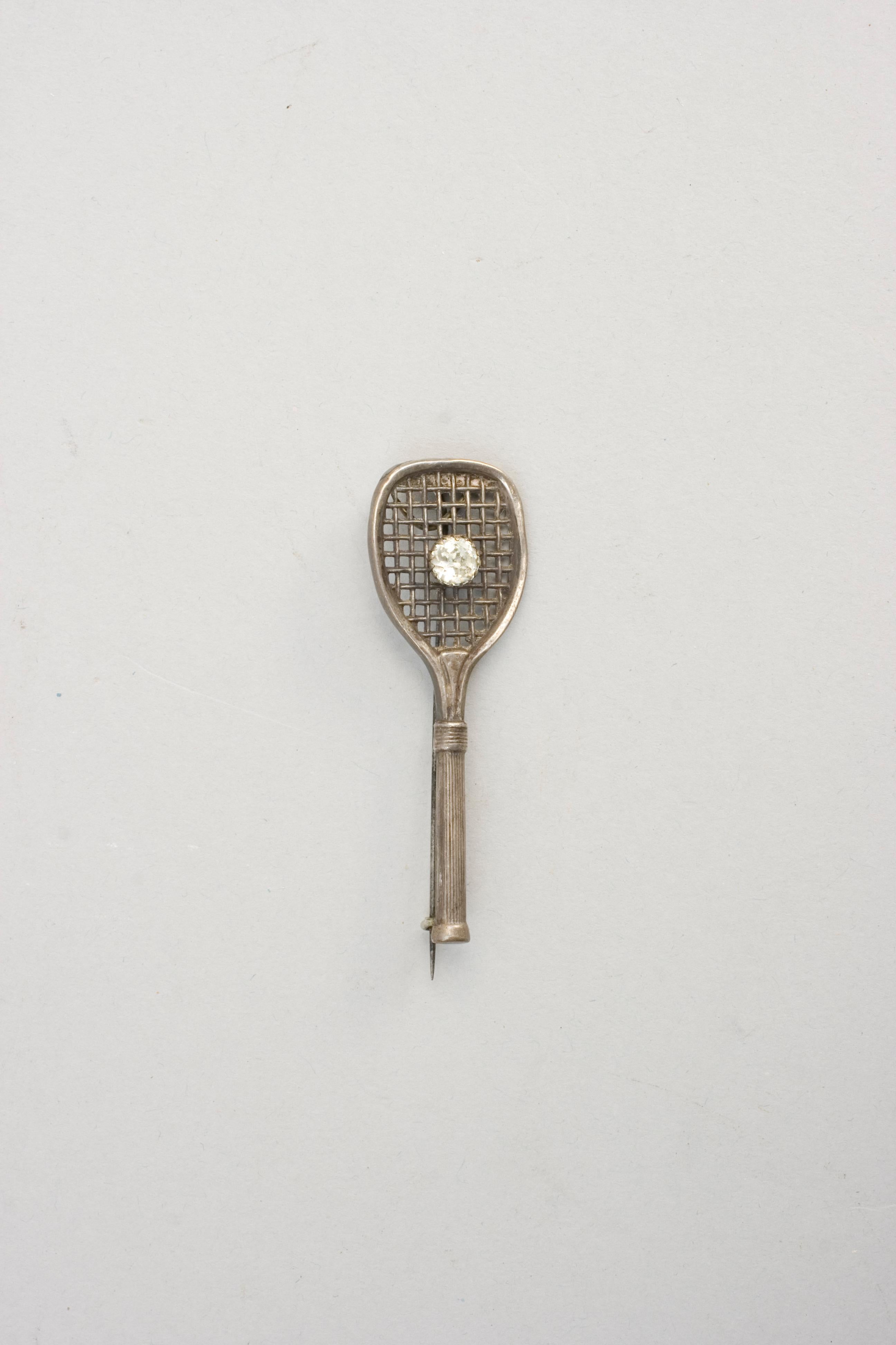 Silver Tennis Racket Brooch In Good Condition For Sale In Oxfordshire, GB