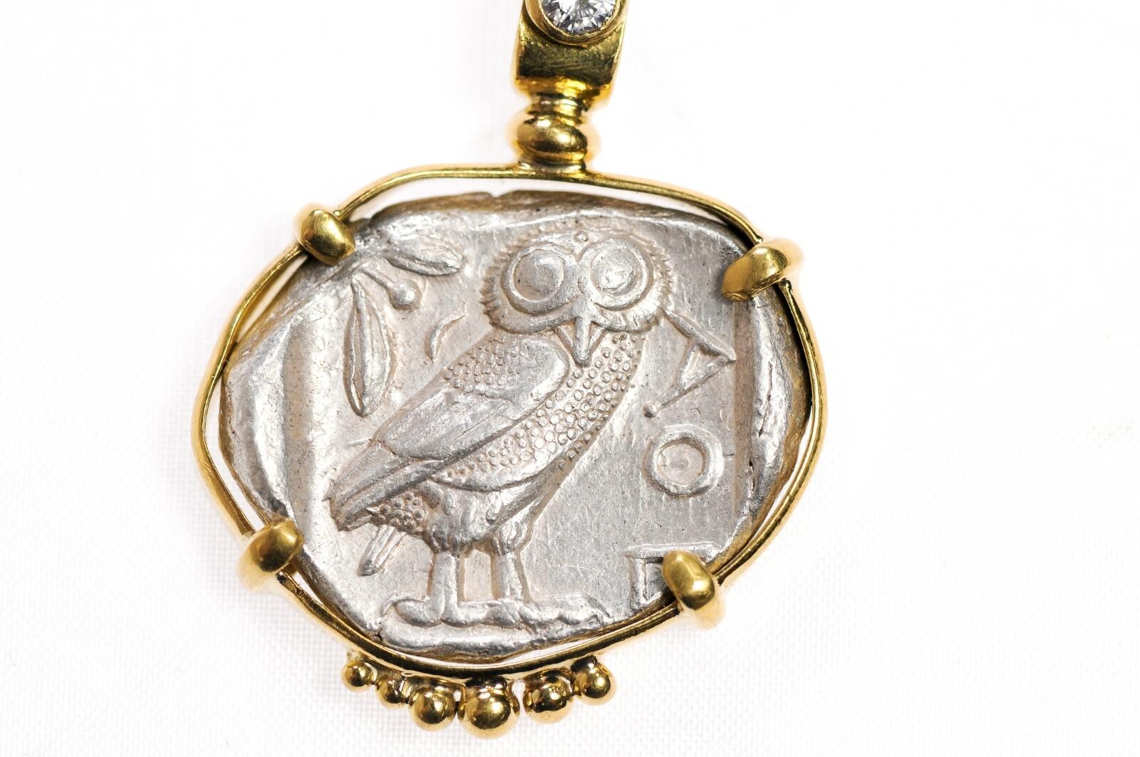 Pendentif A Silver Tetradrachm Owl w/Diamond Excellent état - En vente à Atlanta, GA