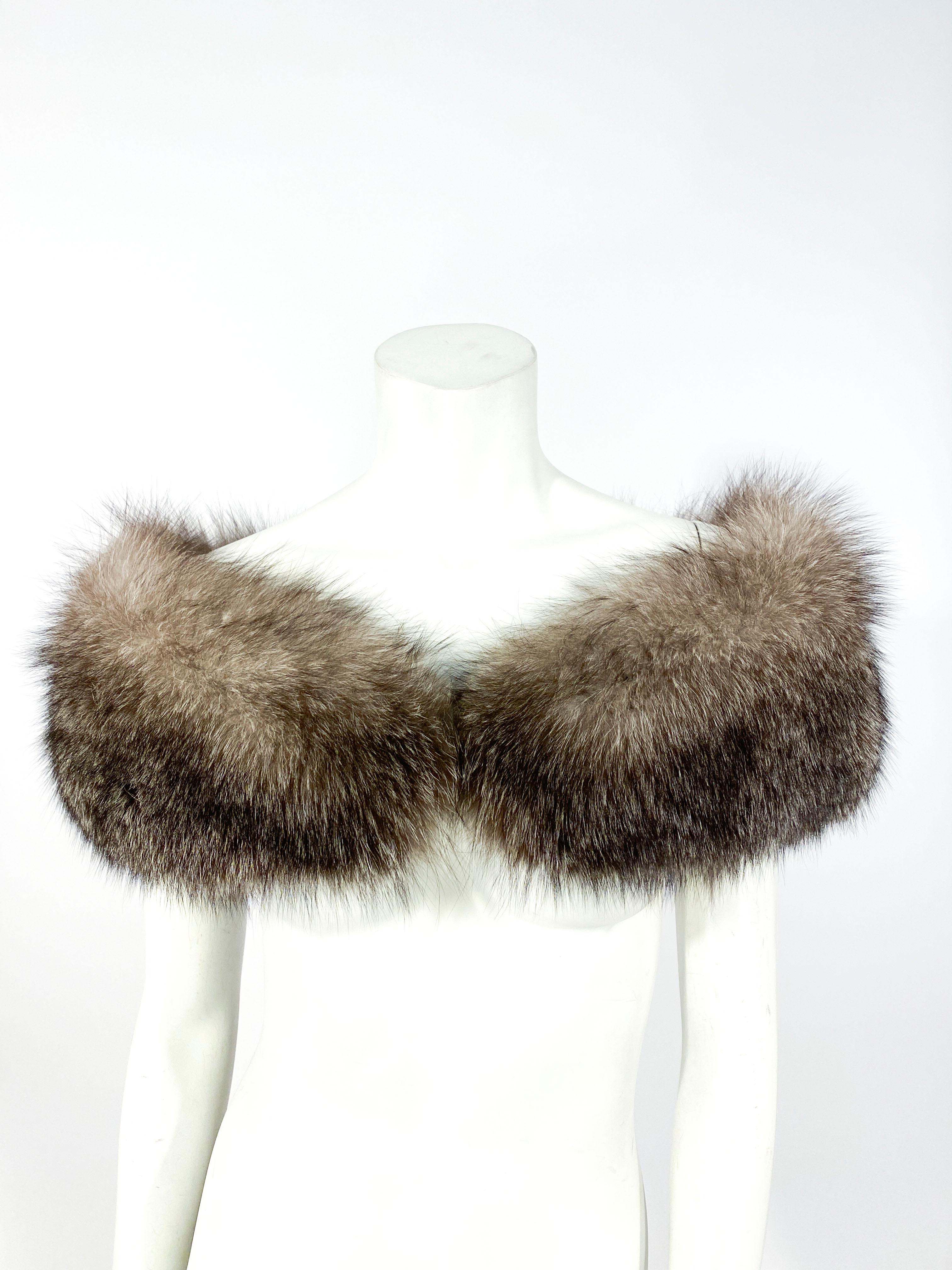 Beige Silver Tipped Full Fox Stole/Collar