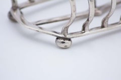 Silver toast holder for six units