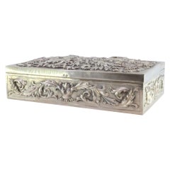Silver tobacco box with wood lining, two compartments and hinged lid