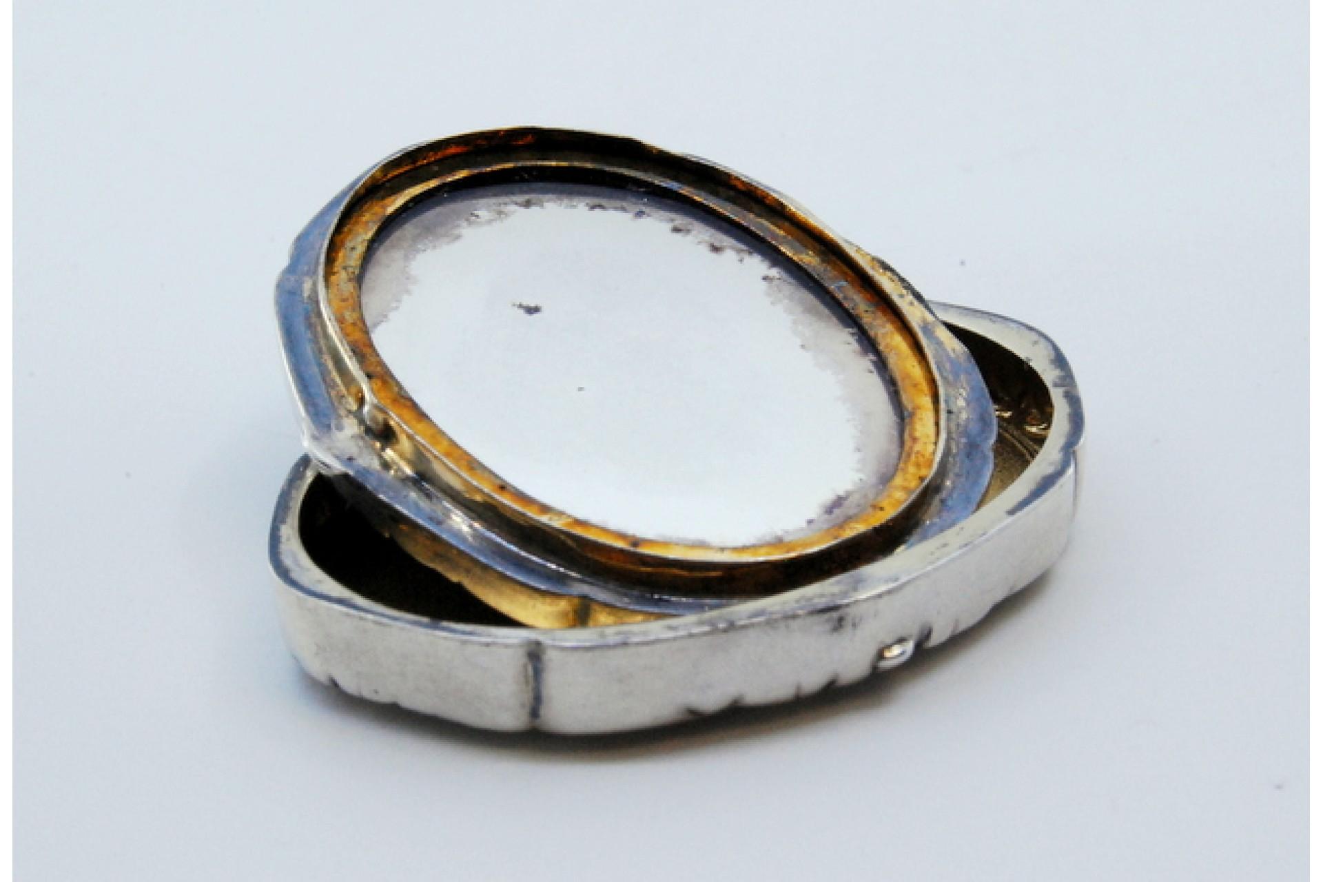 Silver toiletry box w/ mirror inside & bordered w/ a trim on the hinged lid For Sale 2