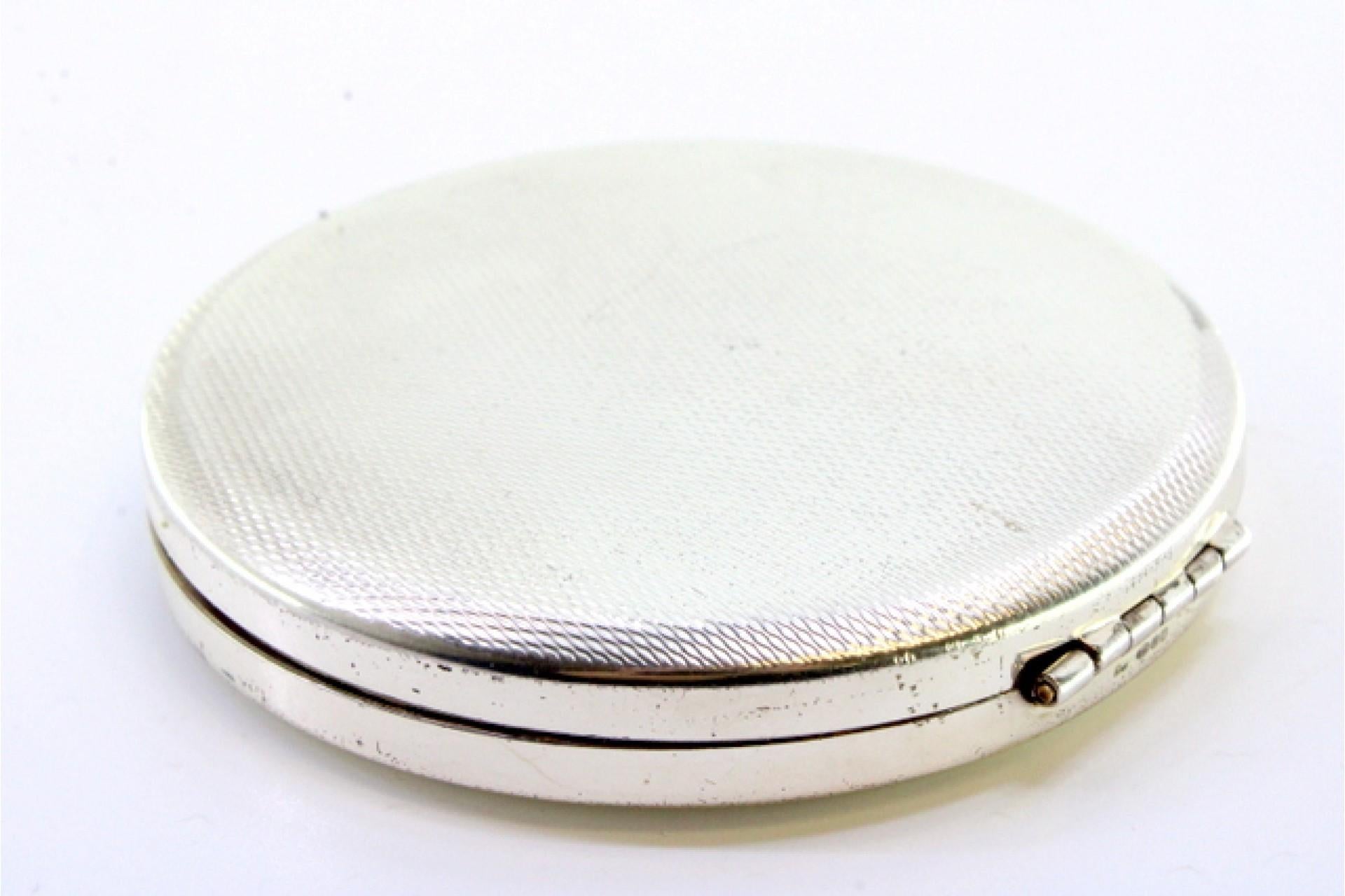 20th Century Silver toiletry box with floral engraved lid, mirror and guilloche base For Sale