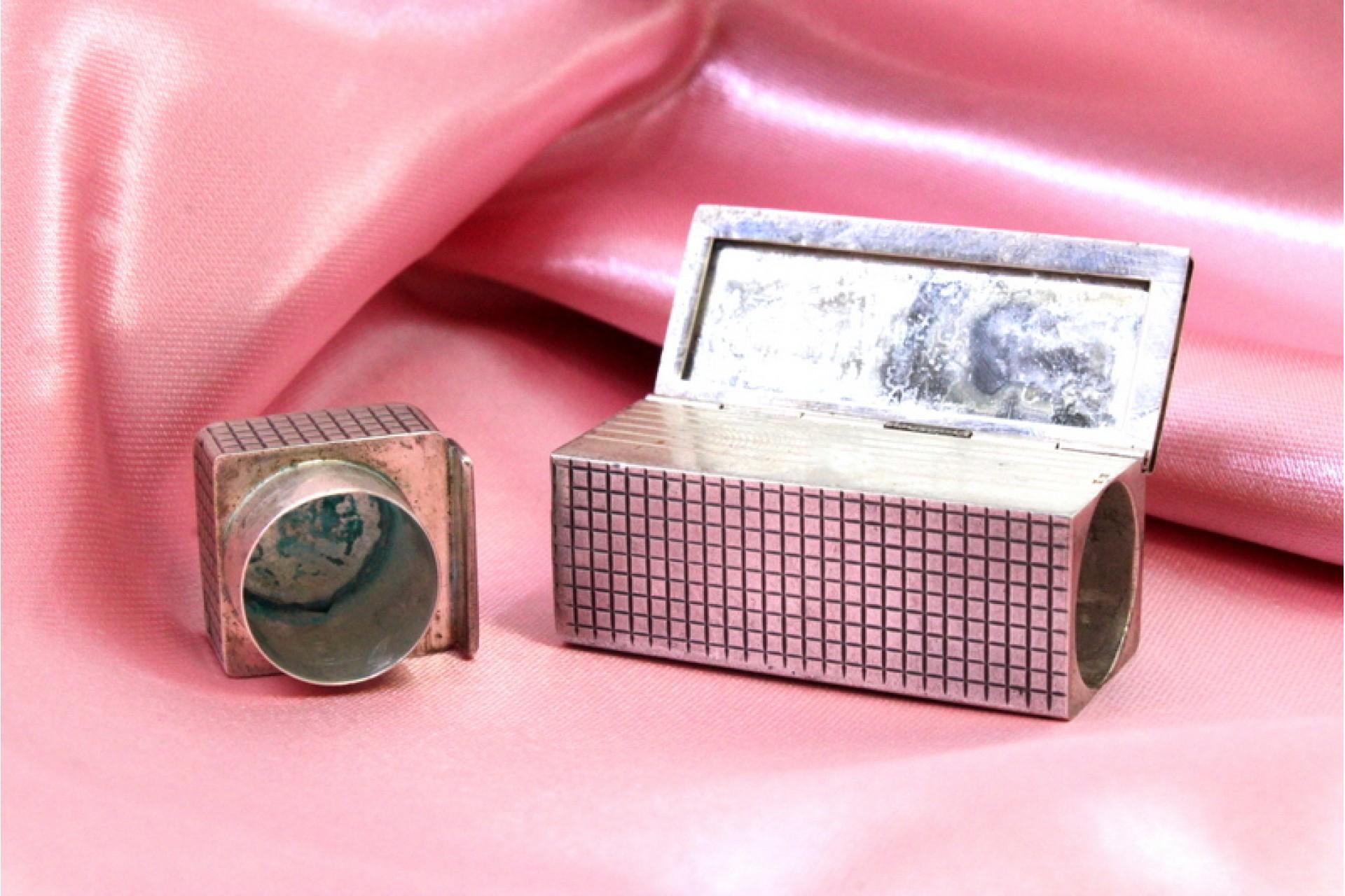 20th Century Silver toiletry box with lipstick holder and mirror with removable lid For Sale