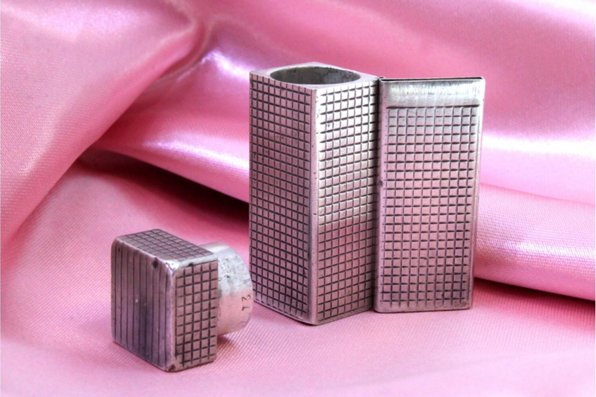 Silver toiletry box with lipstick holder and mirror with removable lid For Sale 3