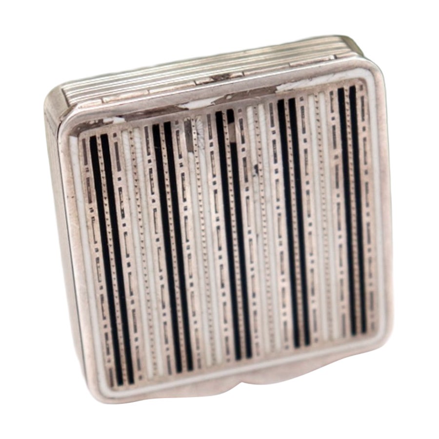 Silver toiletry box with mirror