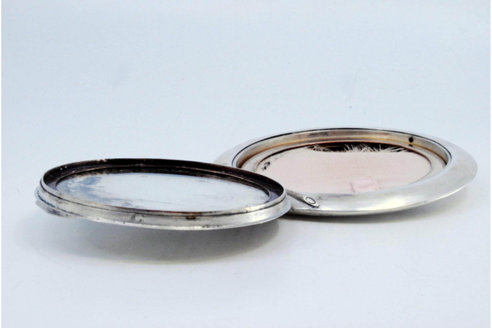 European Silver toiletry box with mirror inside and hinged lid For Sale