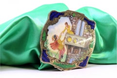 Scatola da toilette in argento con ghirlande e scena idilliaca in smalto, specchio interno