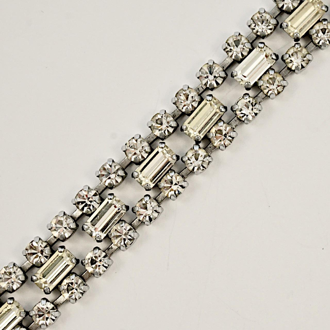 Silver Tone and Rhinestones Bracelet circa 1950s In Good Condition For Sale In London, GB