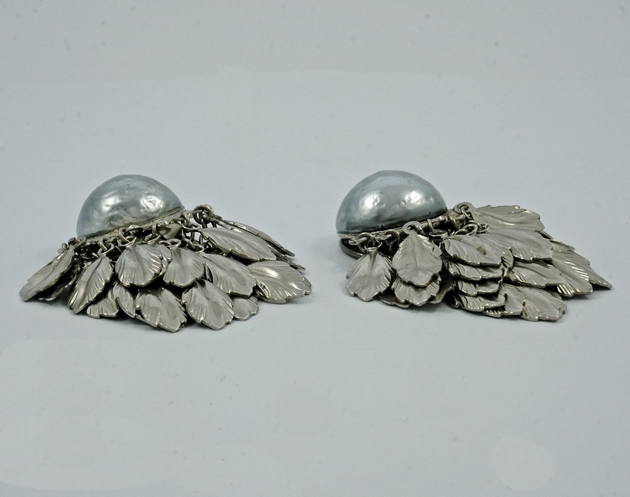 Silver Tone Grey Baroque Pearl Feather and Chain Drop Clip On Earrings For Sale 1