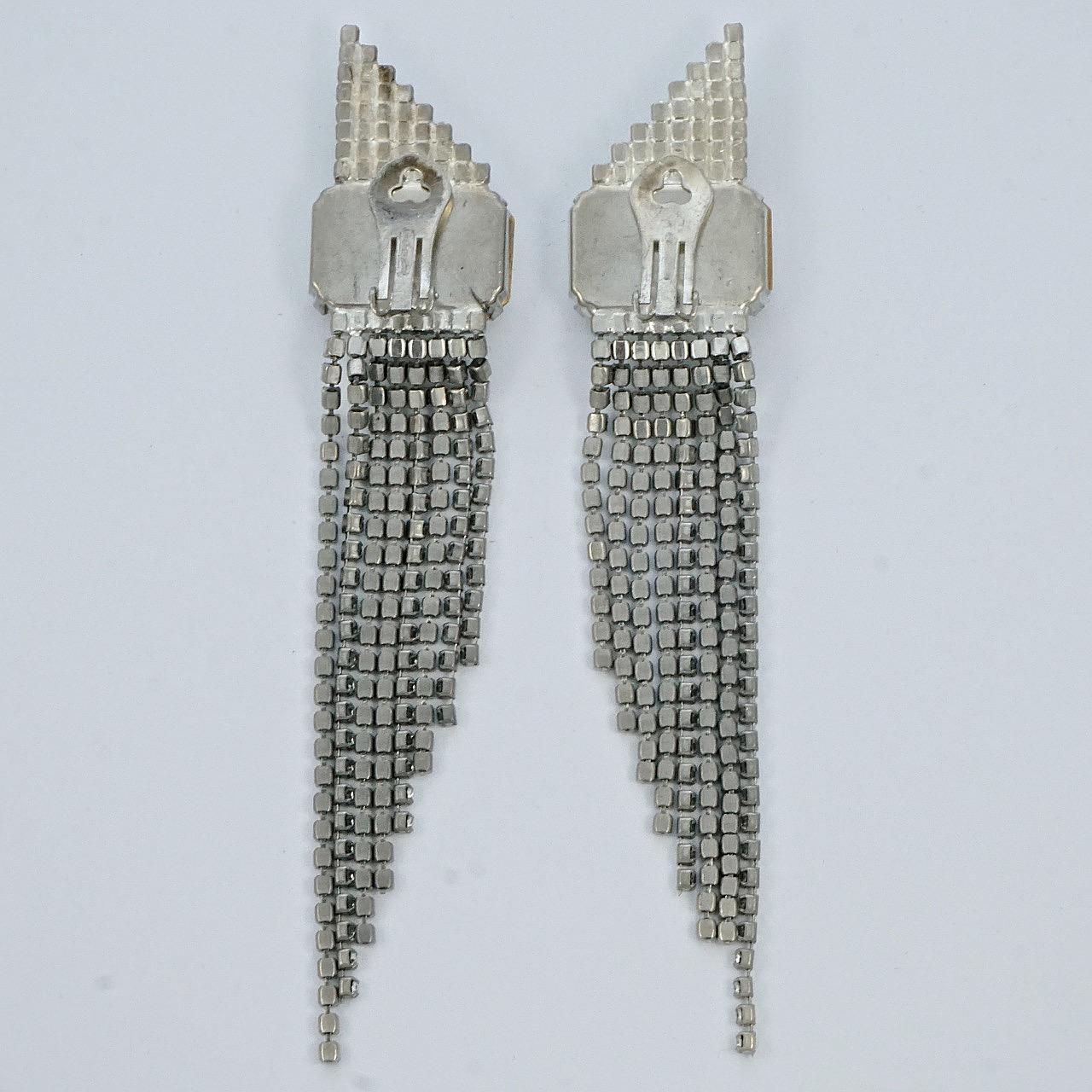 Silver Tone Rhinestone Chandelier Cocktail Clip On Earrings circa 1980s In Good Condition For Sale In London, GB