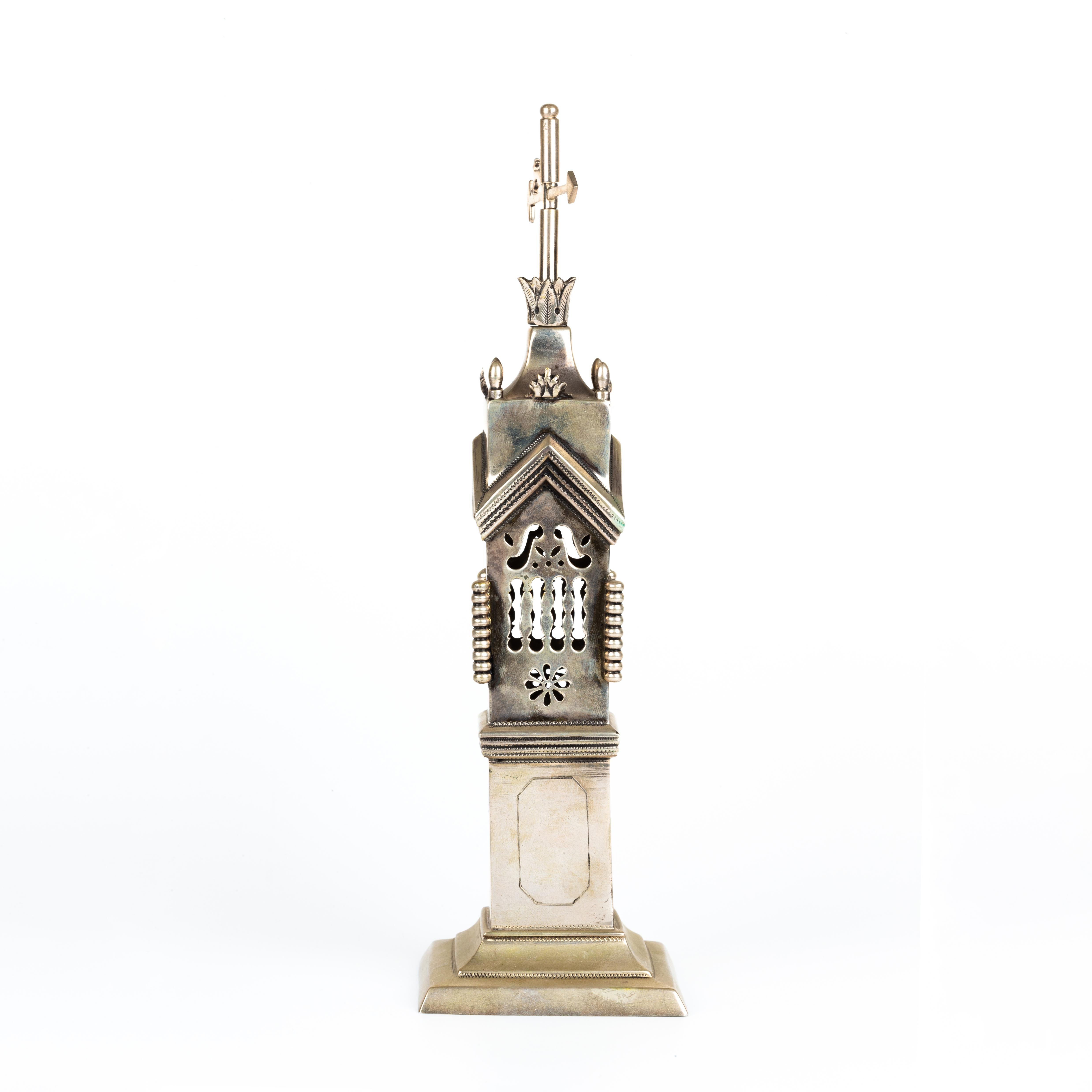 Argento Porta stuzzicadenti in argento - Camino con mulino a vento in vendita