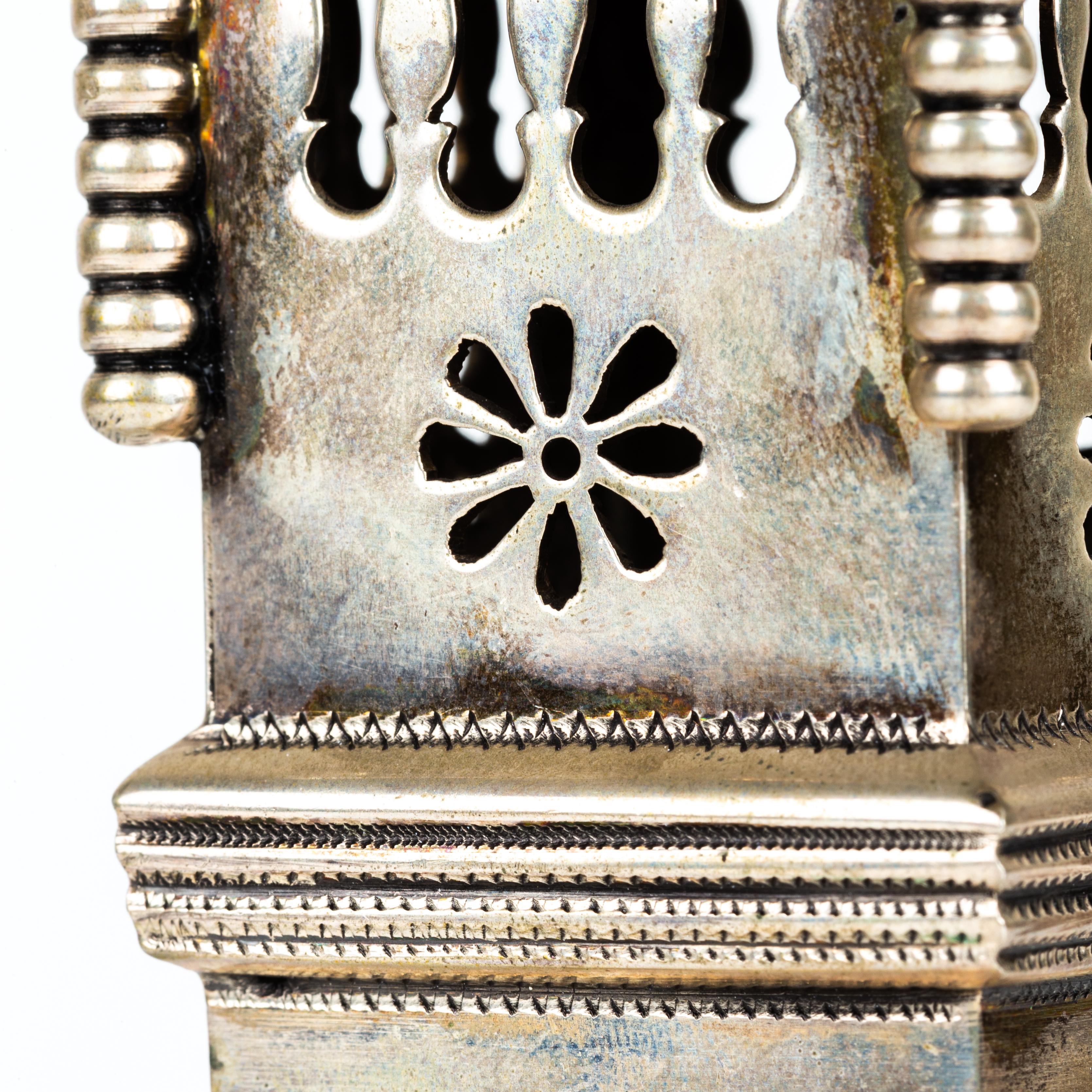 Porta stuzzicadenti in argento - Camino con mulino a vento in vendita 2