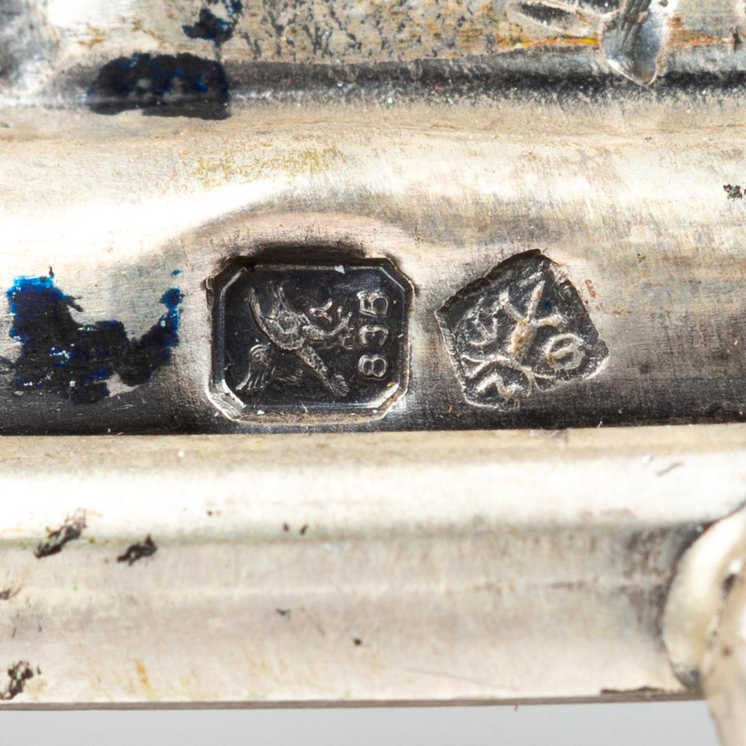 Porta stuzzicadenti in argento - Elefante su piedistallo in vendita 1