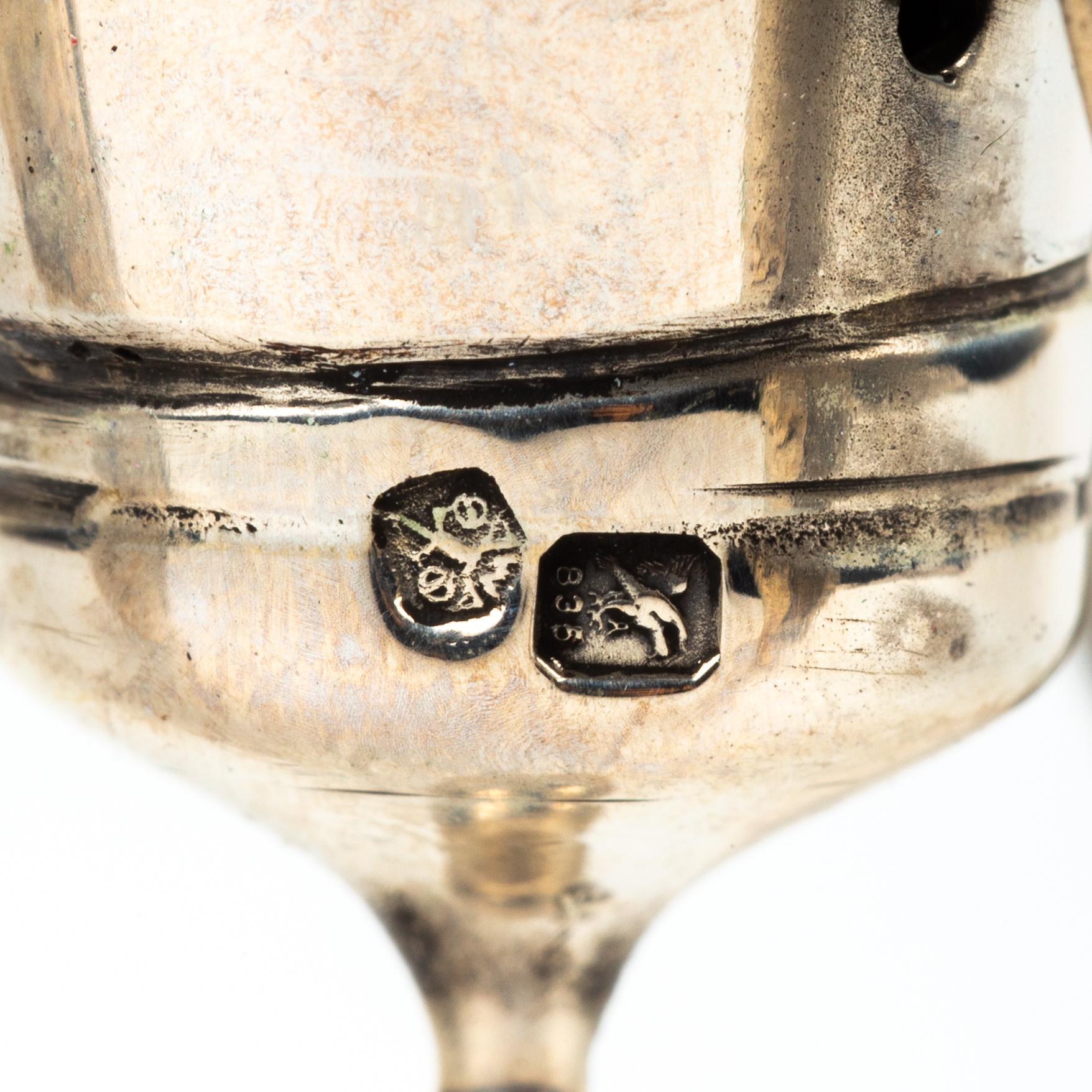 Porta stuzzicadenti in argento - Figura che tiene una palla in vendita 4