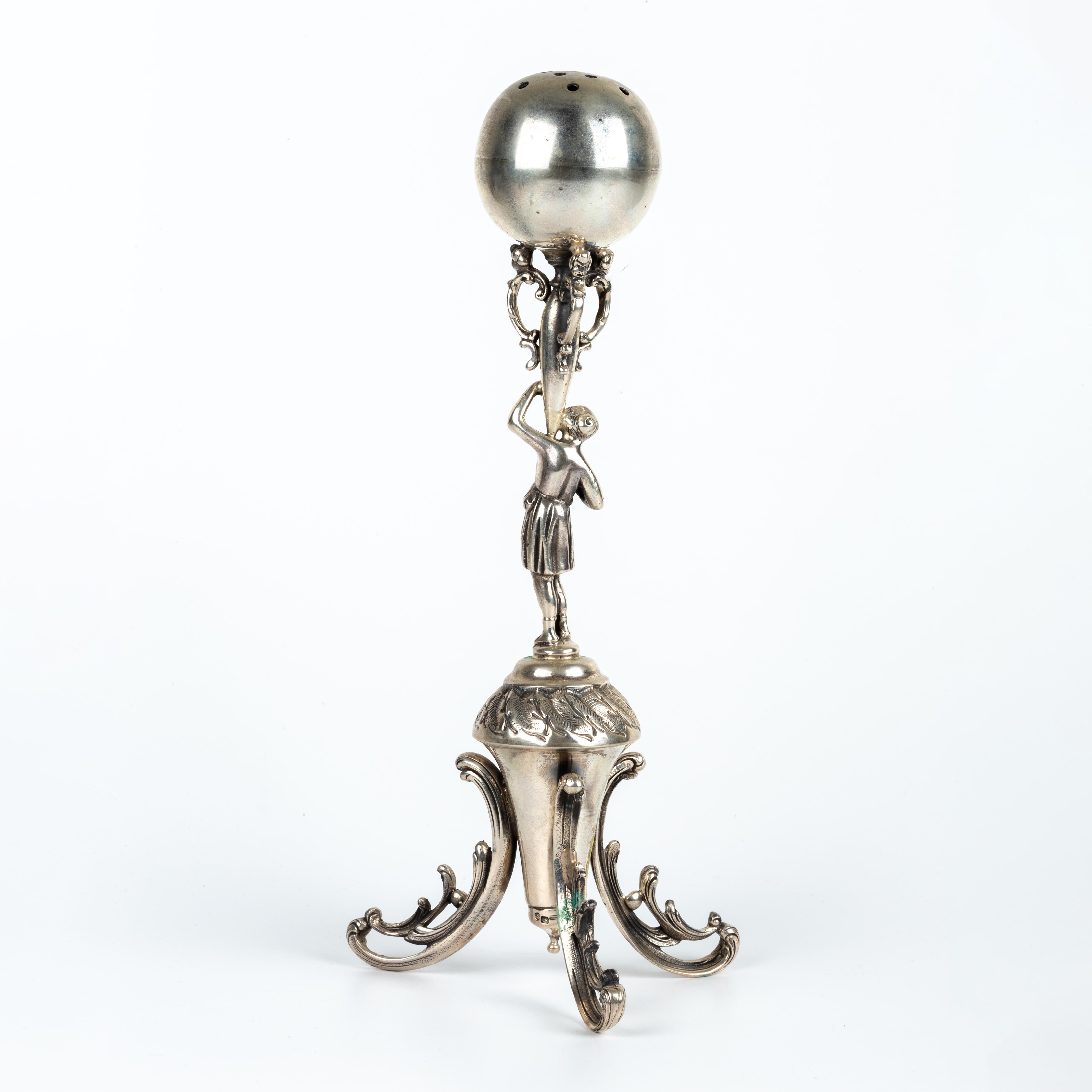 Portoghese Porta stuzzicadenti in argento - Figura che tiene una palla in vendita