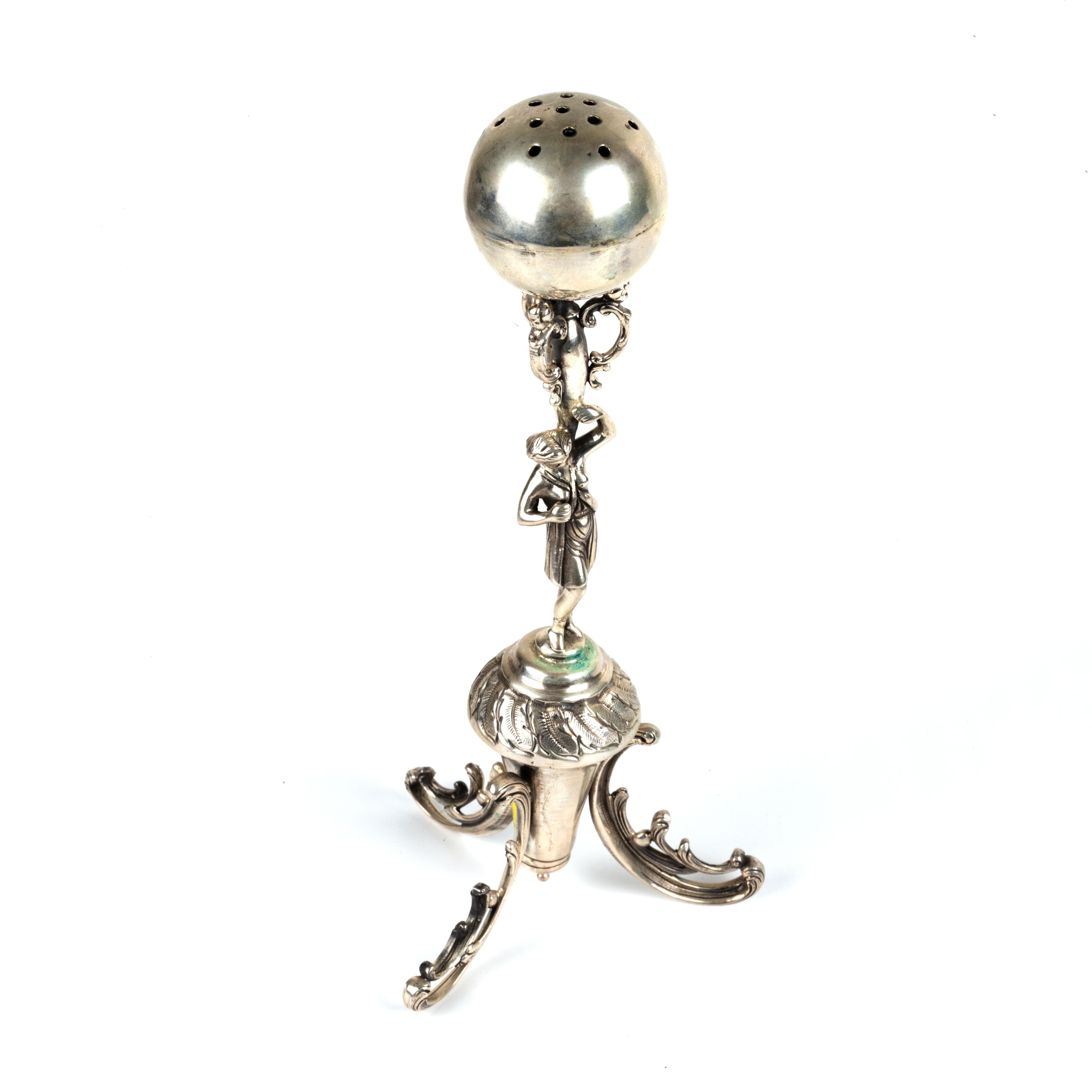 XX secolo Porta stuzzicadenti in argento - Figura che tiene una palla in vendita
